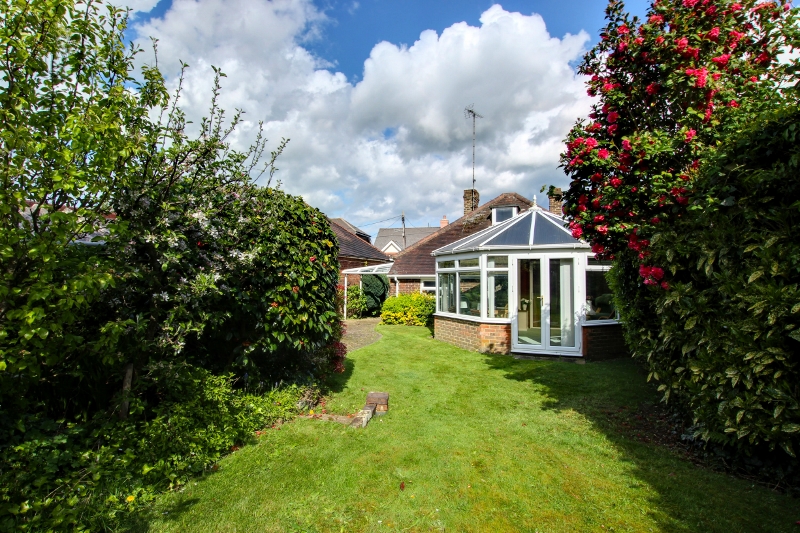 Gordon Road, Haywards Heath, RH16 Street