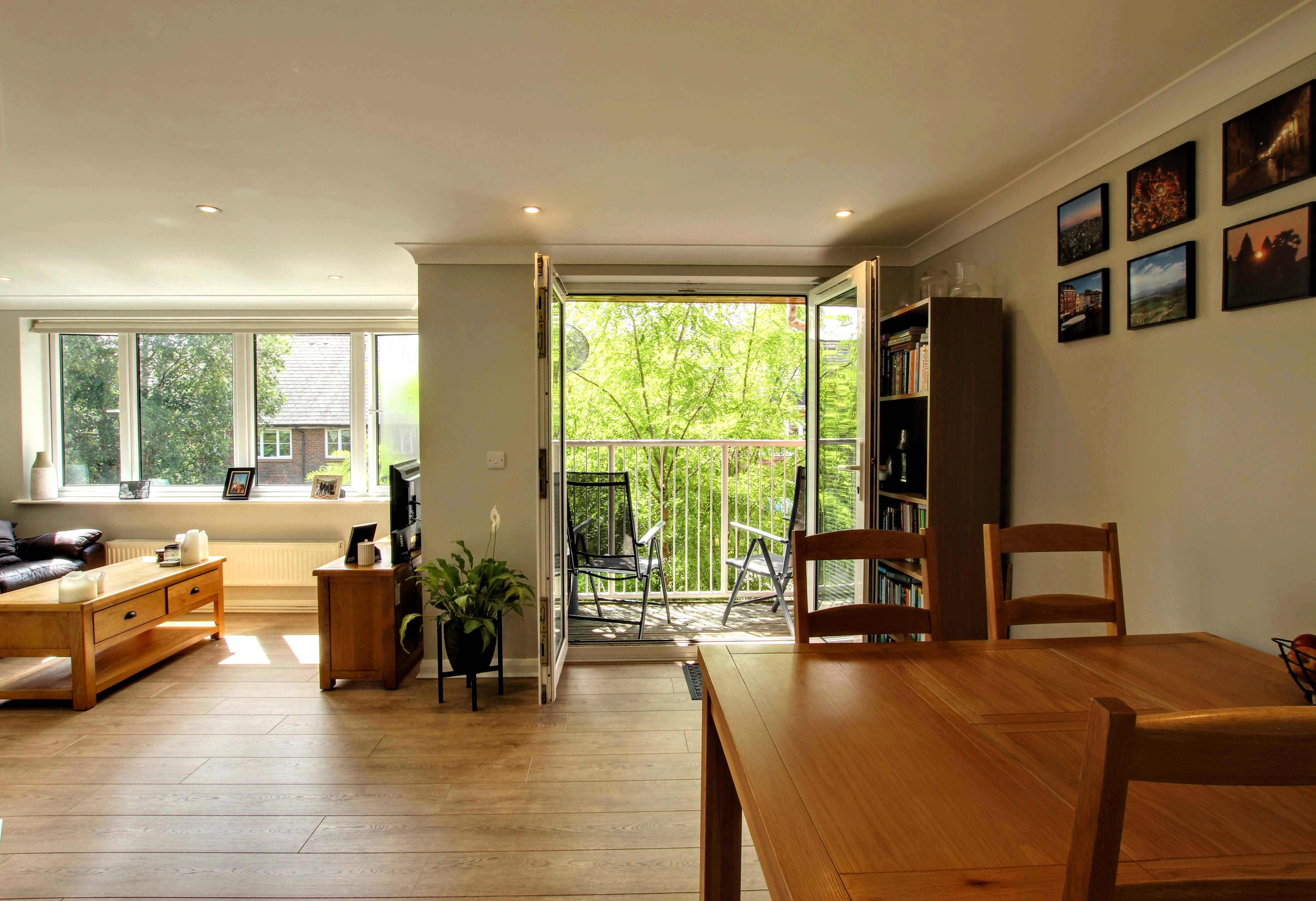 Gordon Road, Haywards Heath, RH16 Street