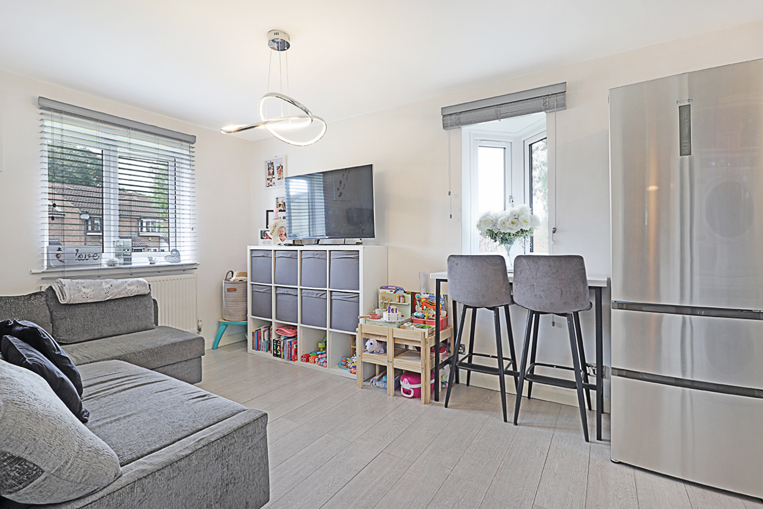 Wellington Road, North Weald, CM16 Street