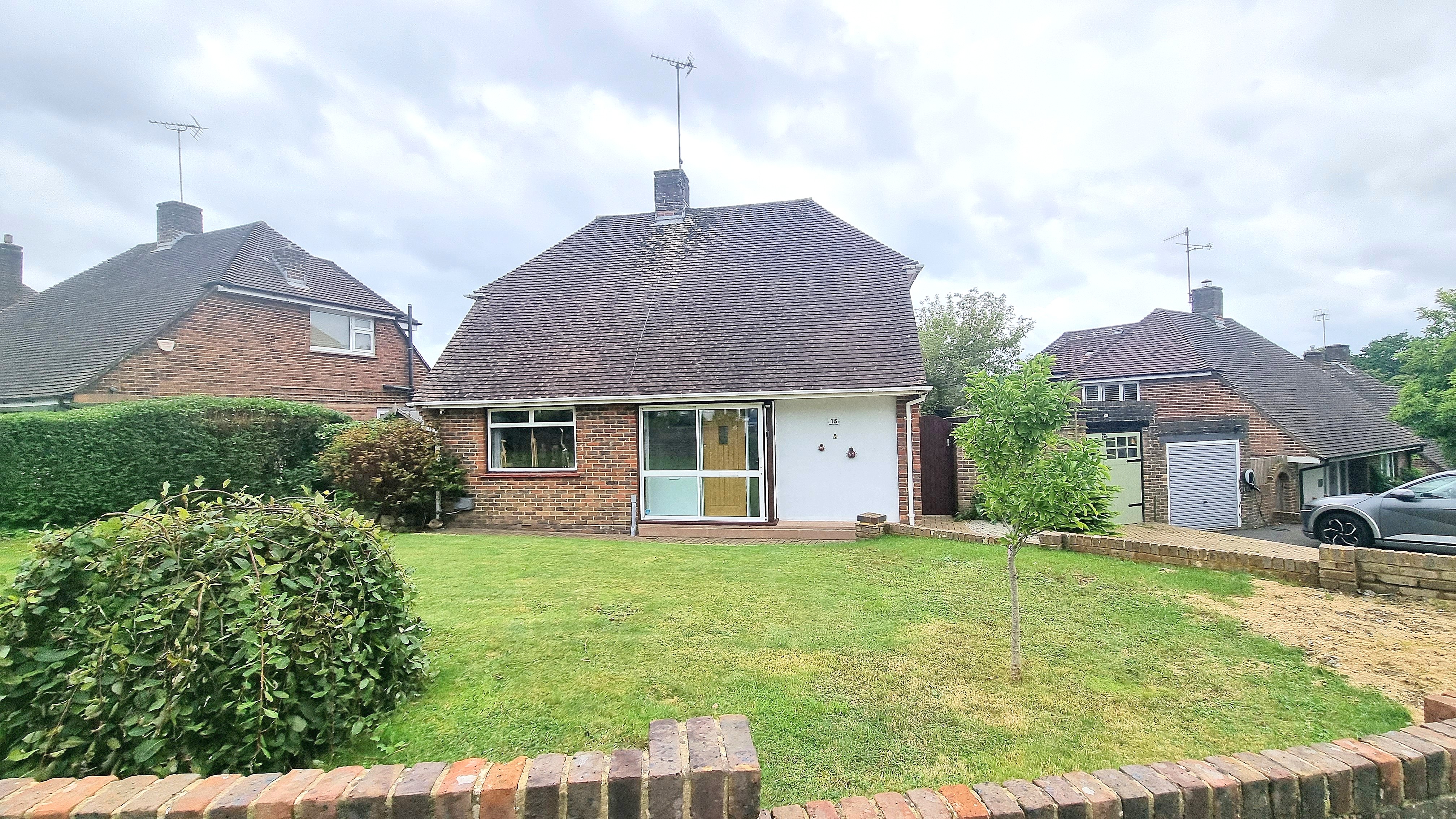Appledore Gardens, Lindfield, RH16 Street