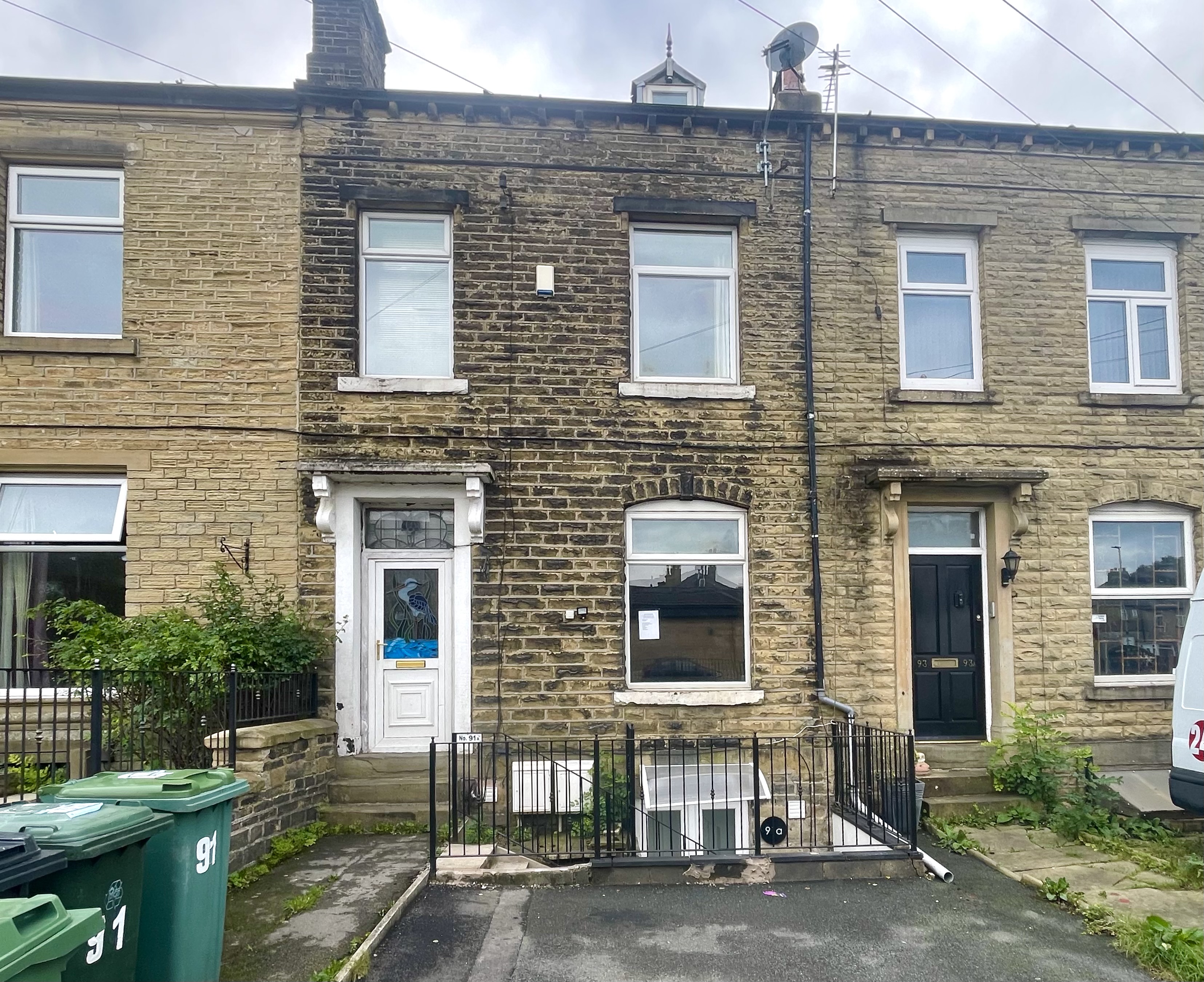 Cleveland Road, Huddersfield, HD1 Street