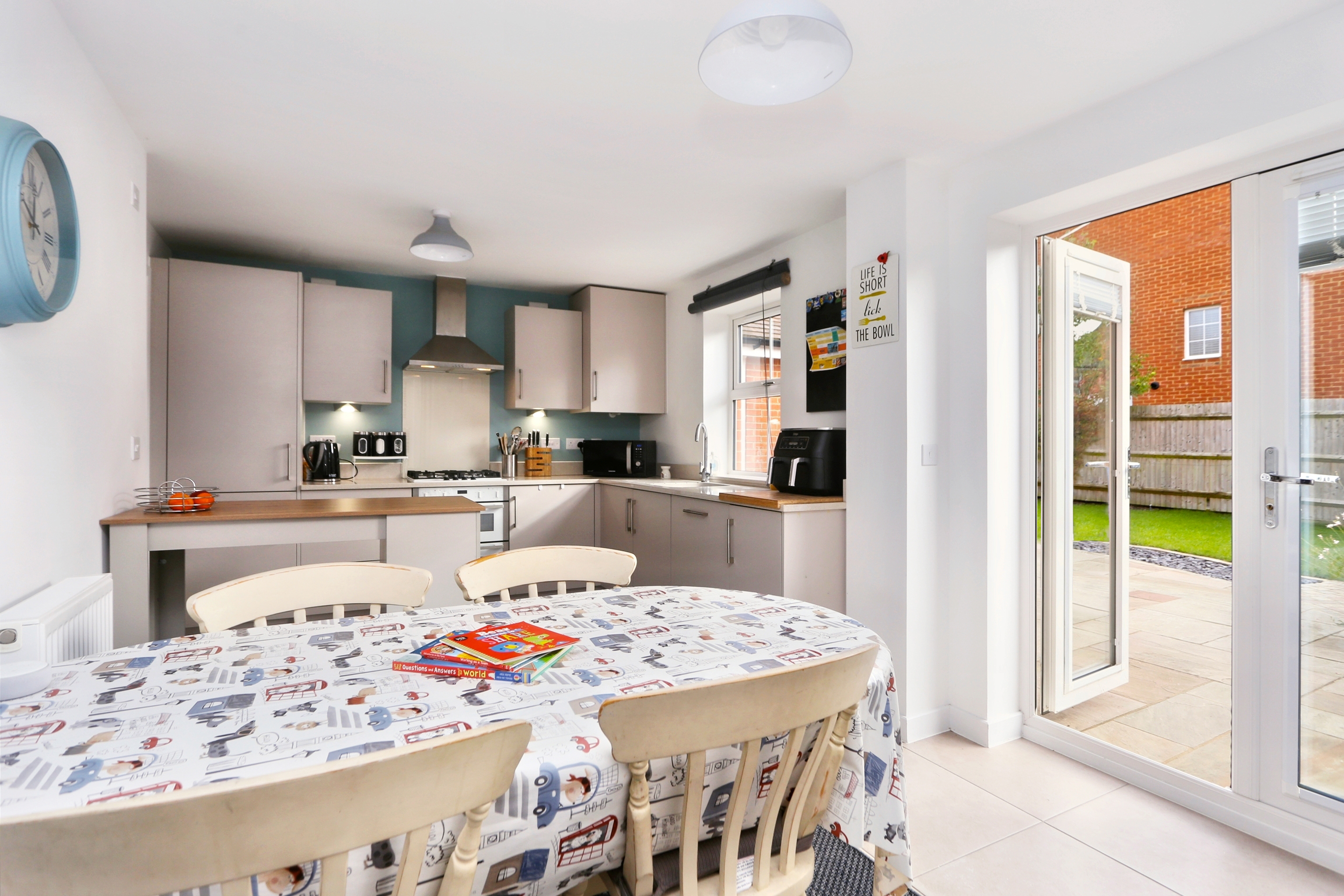 Holywell Close, Swanmore, SO32 Street