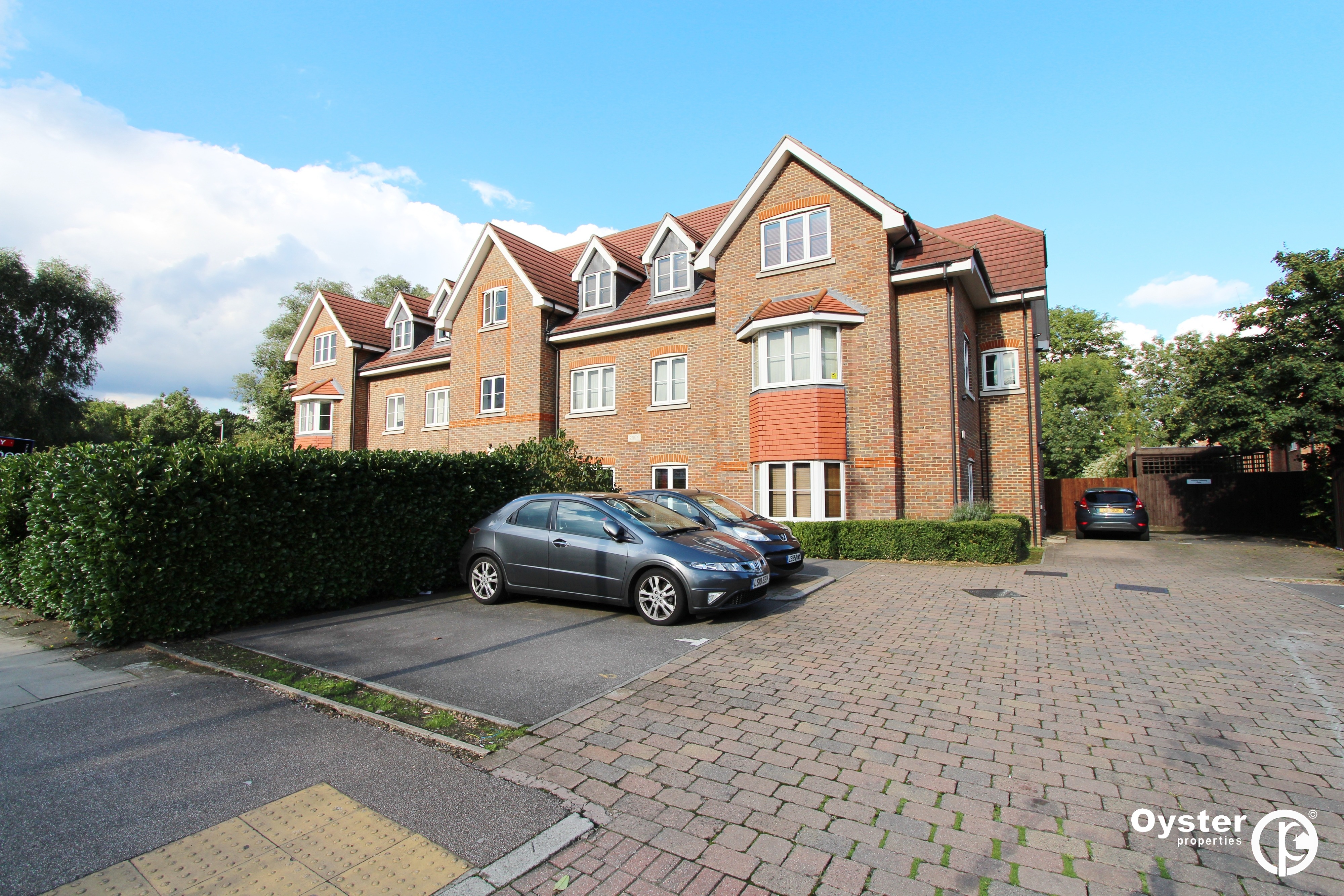 2 bed Flat, Honeypot Lane, Stanmore, HA7