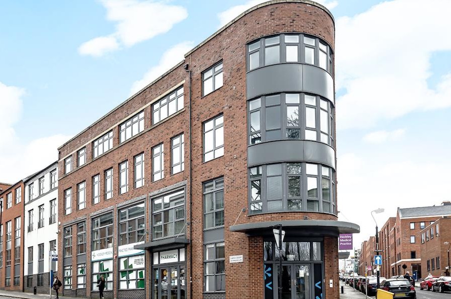 Warstone Lane, Lion Court, B18
