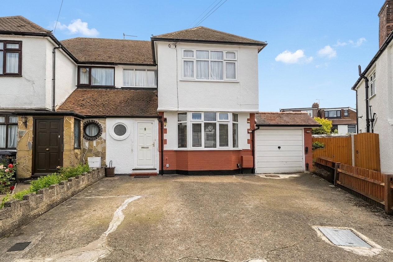 3 bed House, Beulah Close, Edgware, HA8