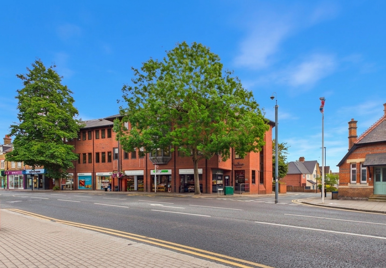 2 bed Flat, Kingsgate House, 29-39 The Broadway, HA7