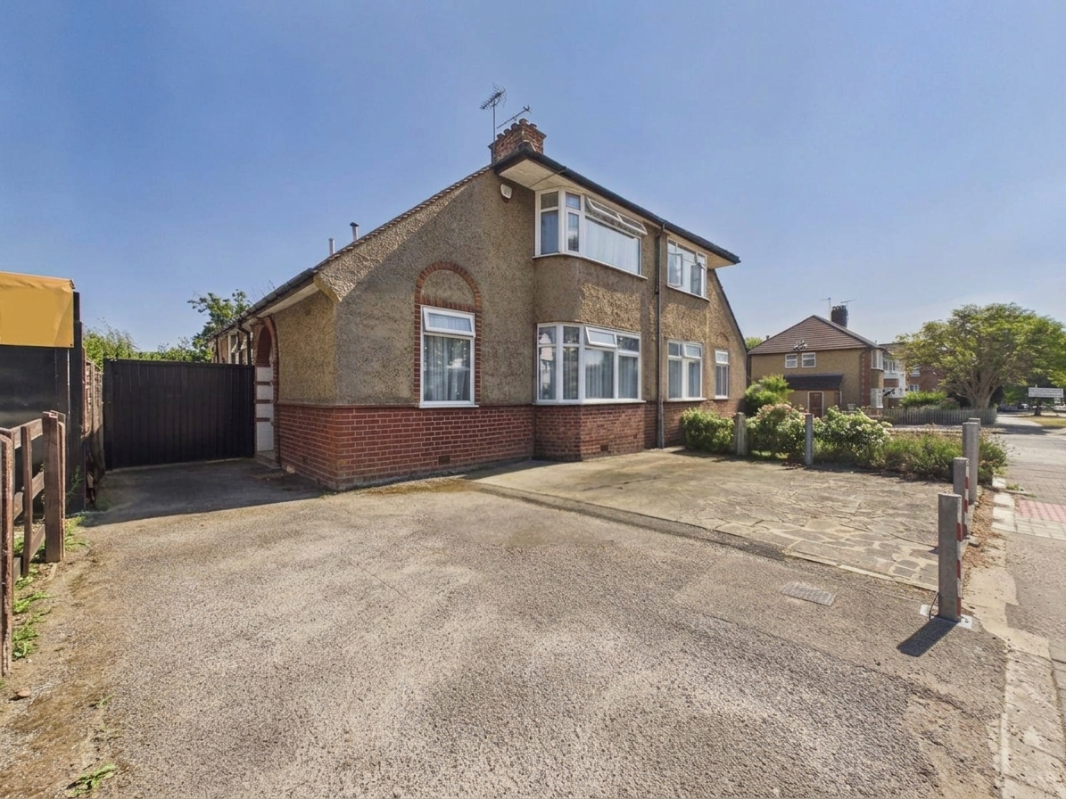 4 bed House, Porlock Avenue, Harrow, HA2