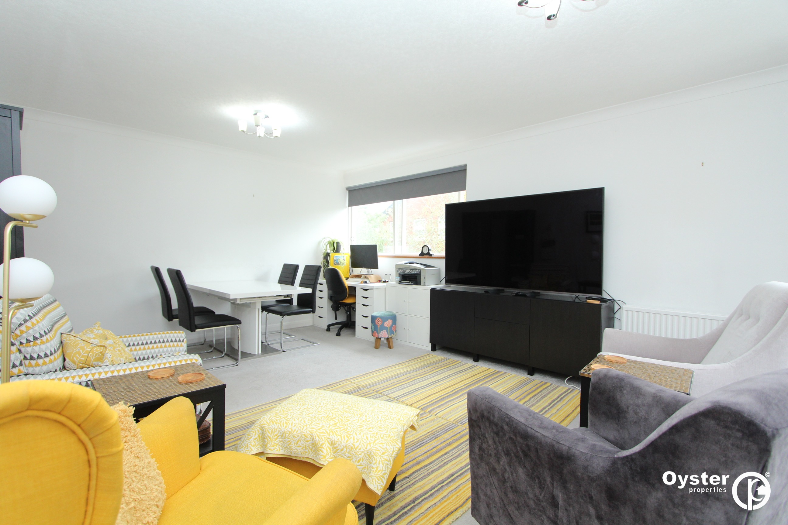 2 bed Flat, Oak Lodge Close, Stanmore, HA7