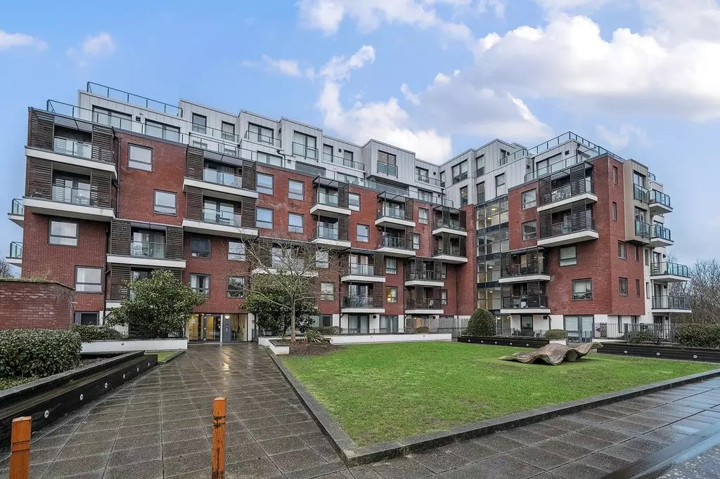 1 bed Flat, Green Lane, Brunel Court, HA8