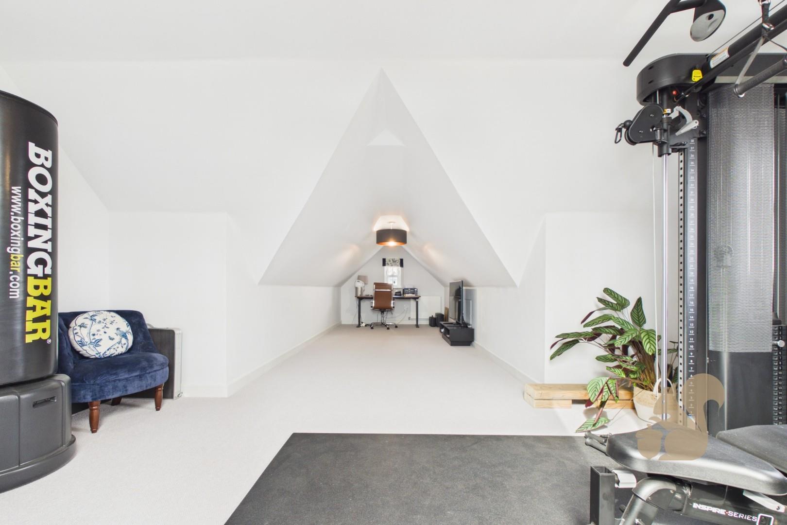 19238143_289223938