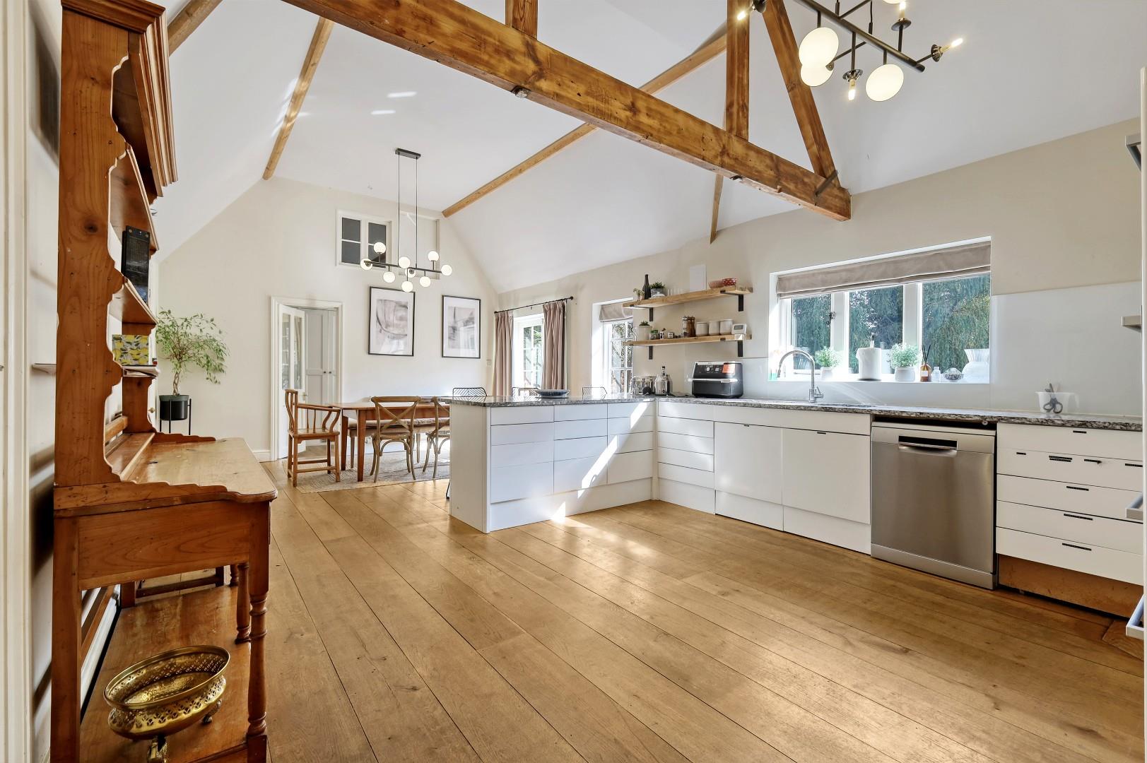 19613165_257353261