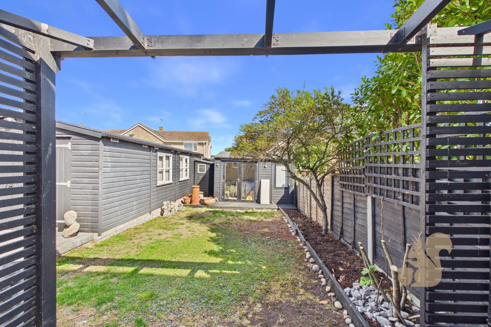 19856078_286357912