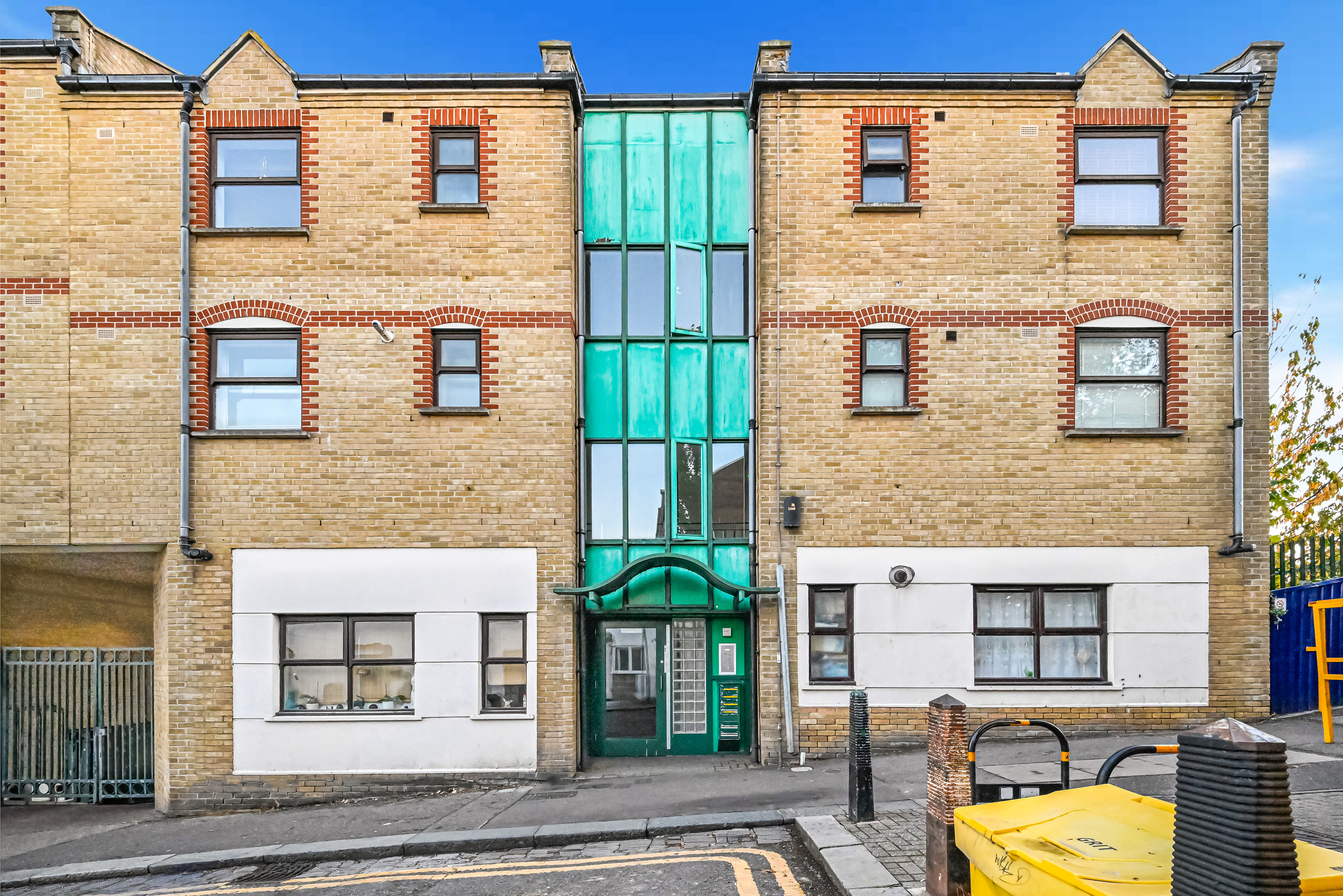 Railway Approach, Harringay N4