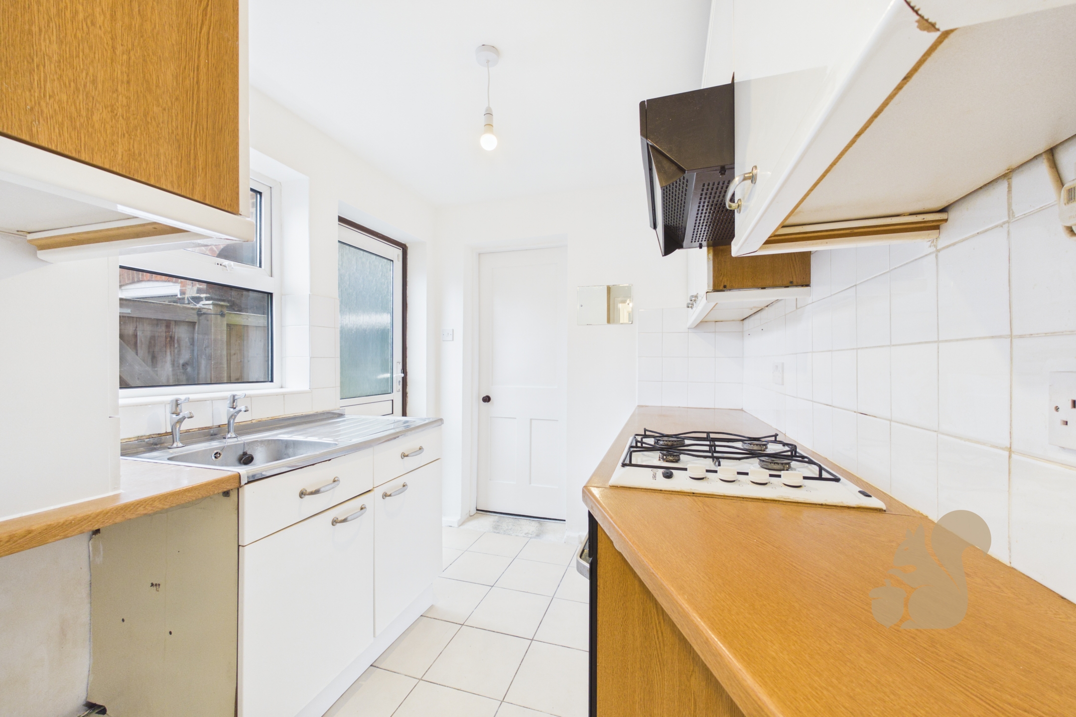 CAM01254G0-PR0528-STILL008