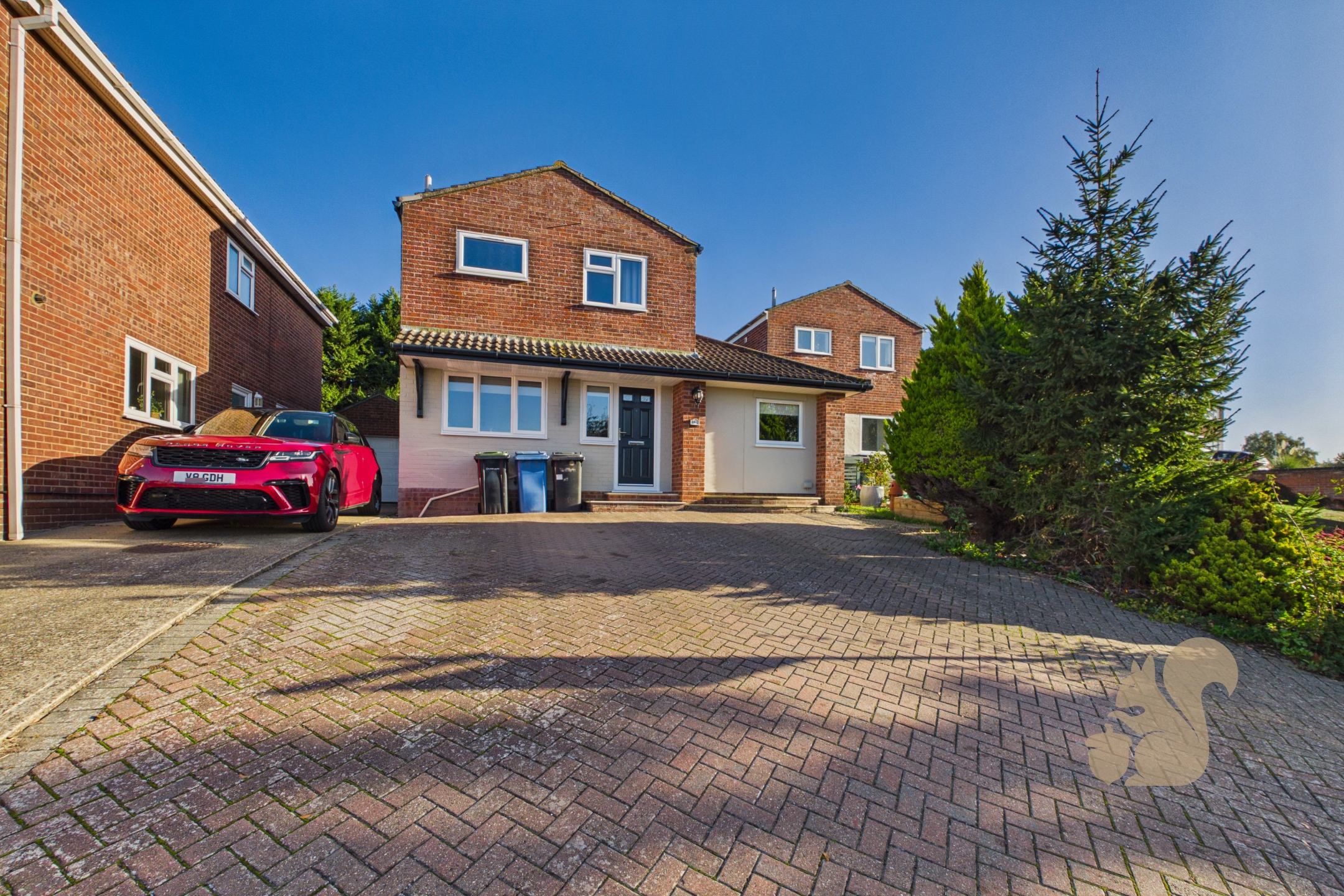CAM04611G0-PR0117-STILL001