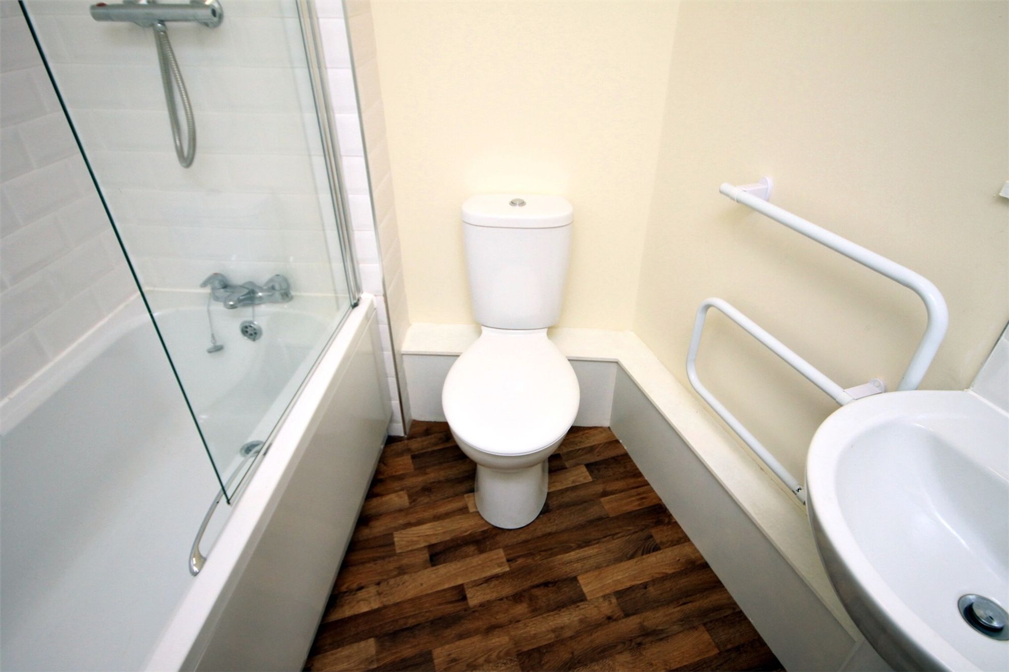 Hamnett Court, Birchwood, WA3