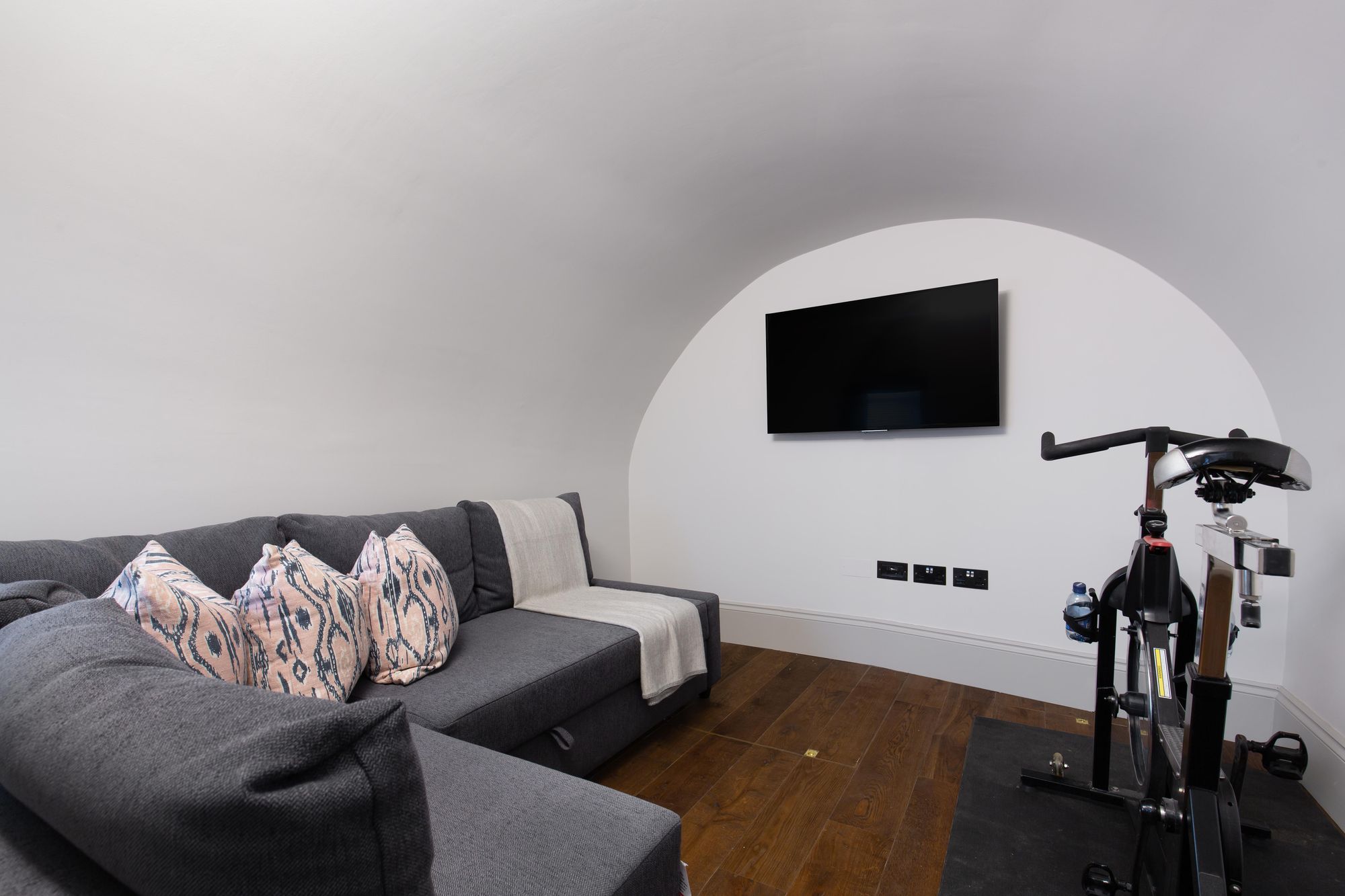 Montagu Square Web 16