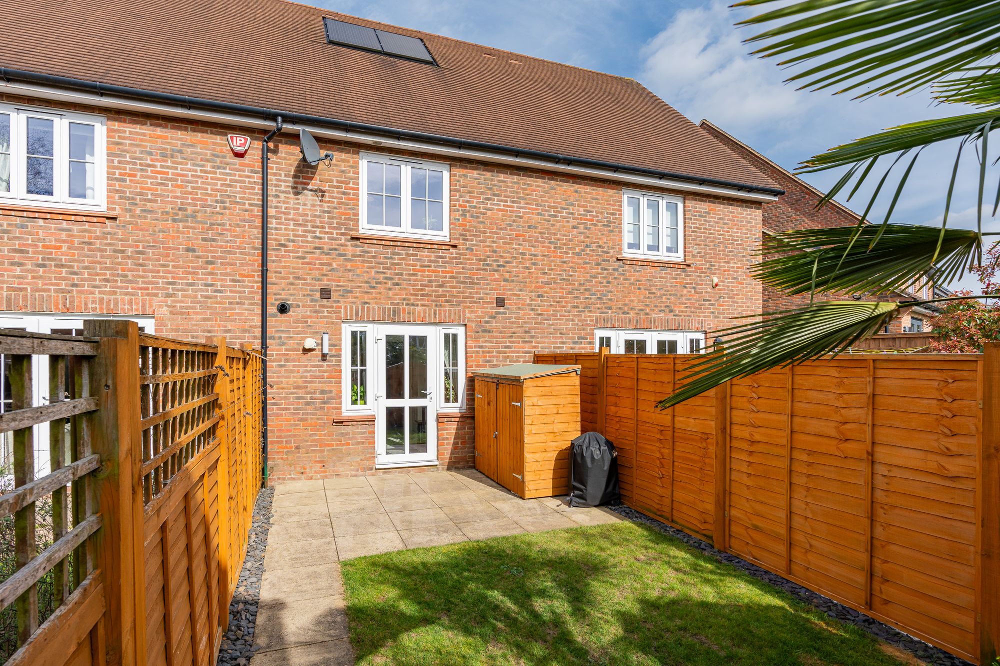 Farm Close, Ware, SG12 - Elliot Heath