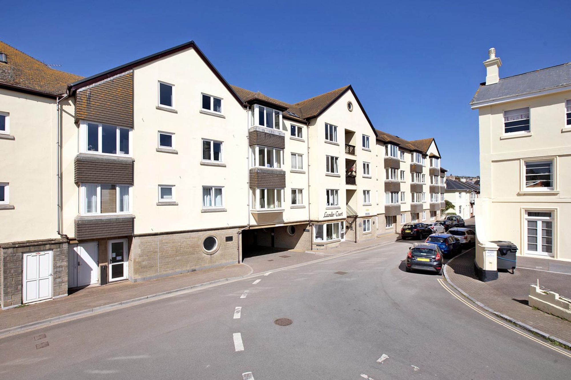 Strand, Leander Court Strand, TQ14