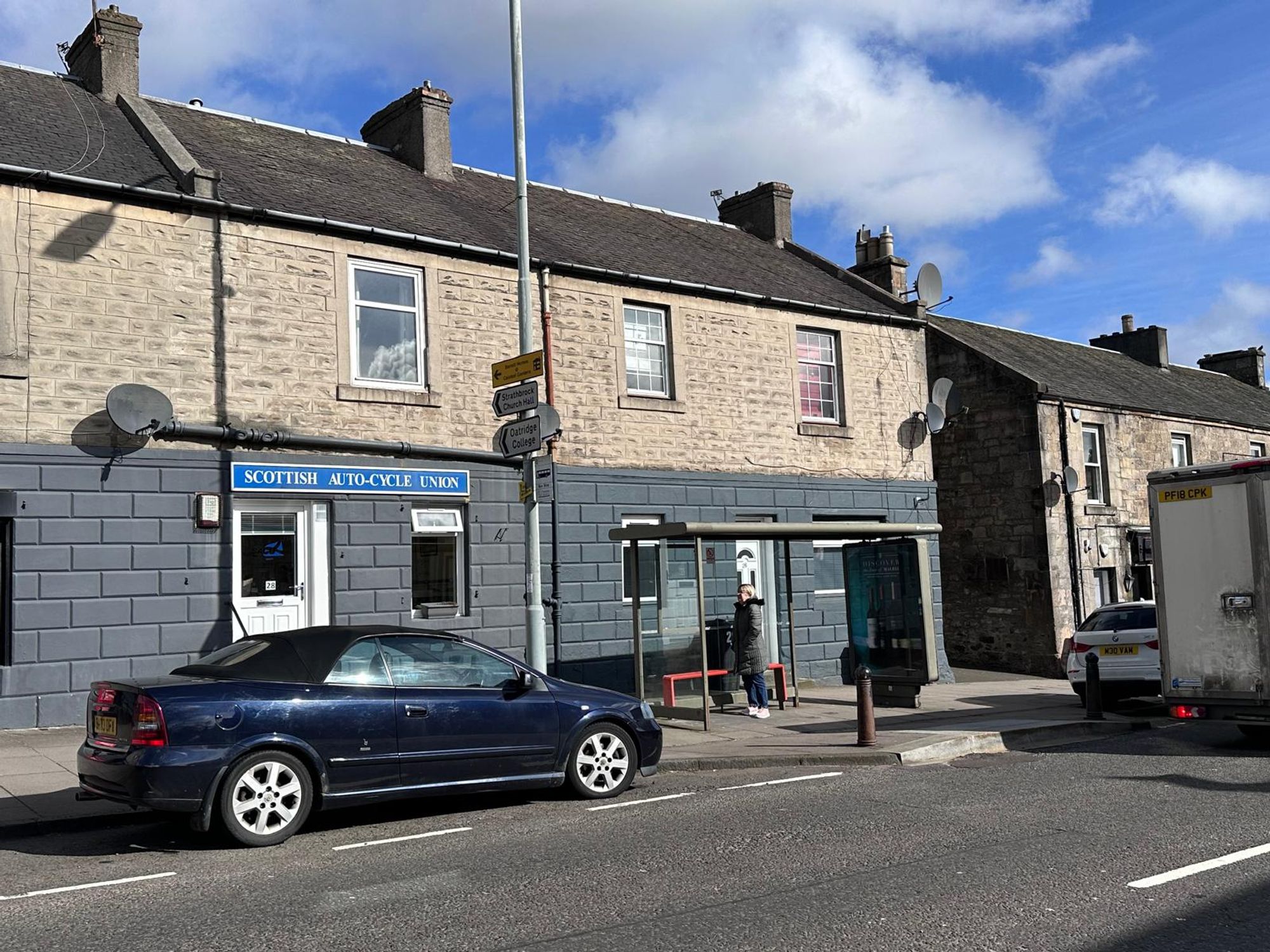 40 West Main Street, Uphall