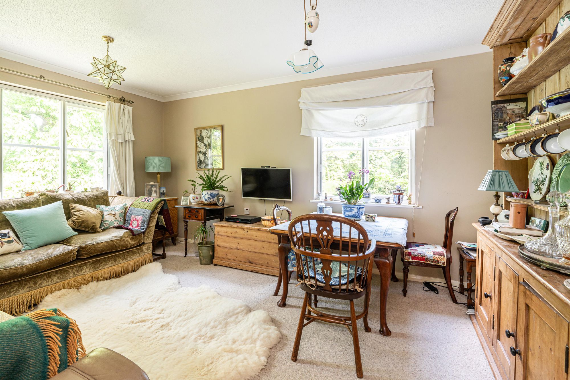 Sitting Room/Dining Room