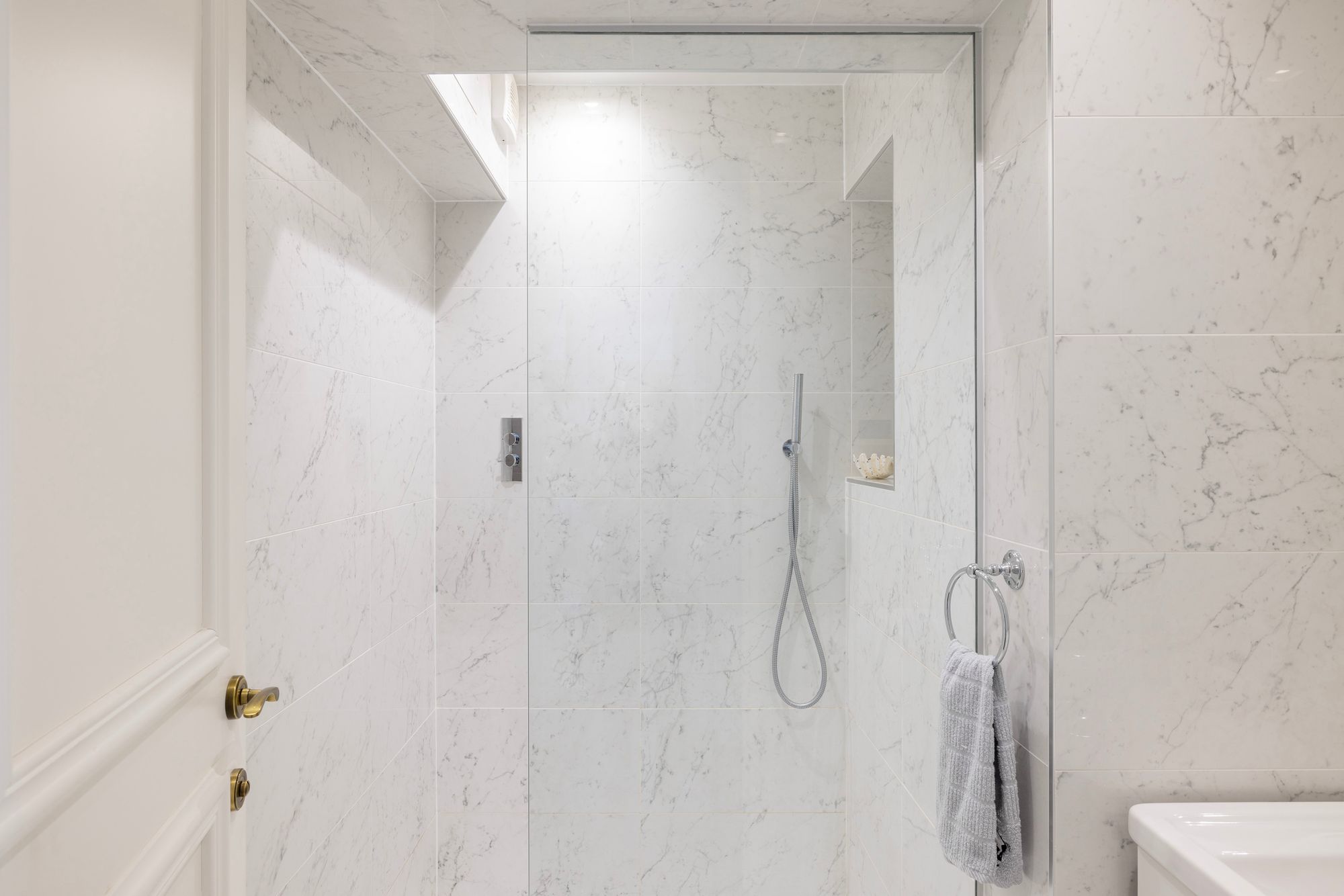 Story Of Home Flat 9, Devonshire Court, 26A Devonshire Street 3