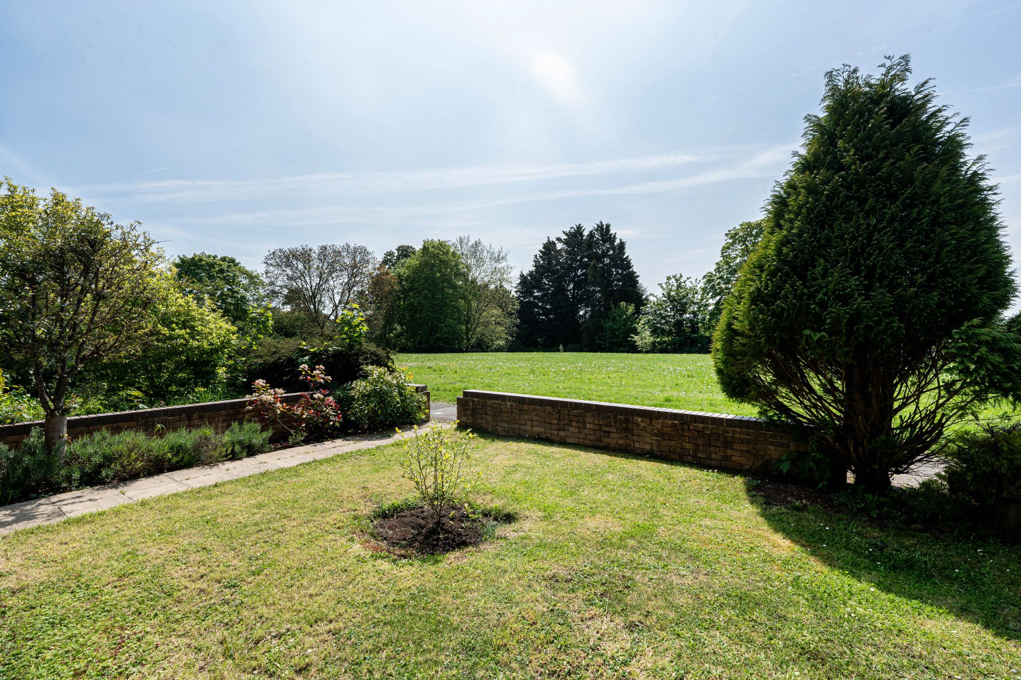 Front Garden & View