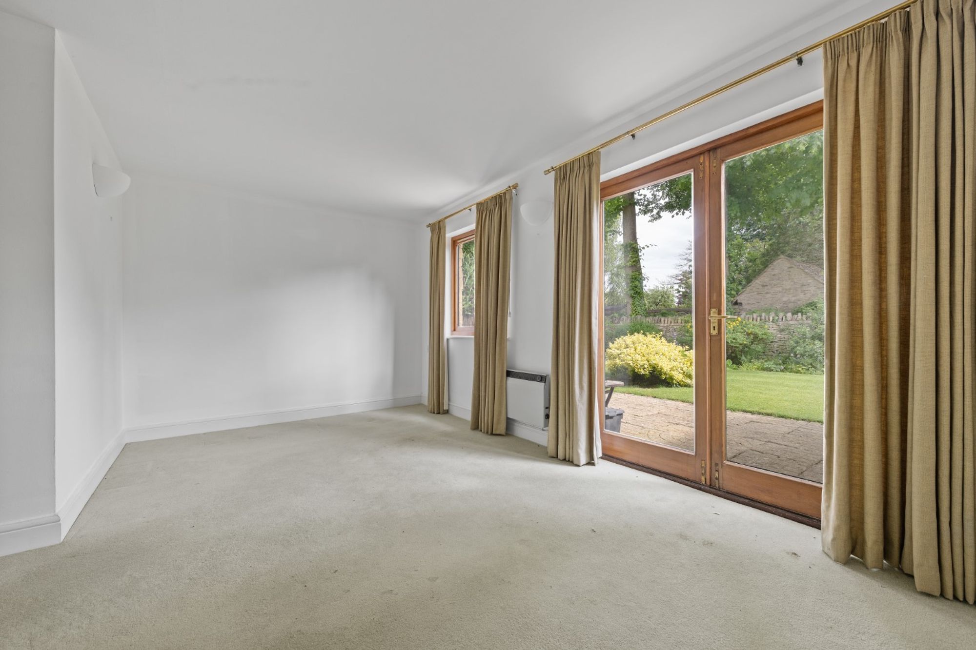 Sitting/Dining Room