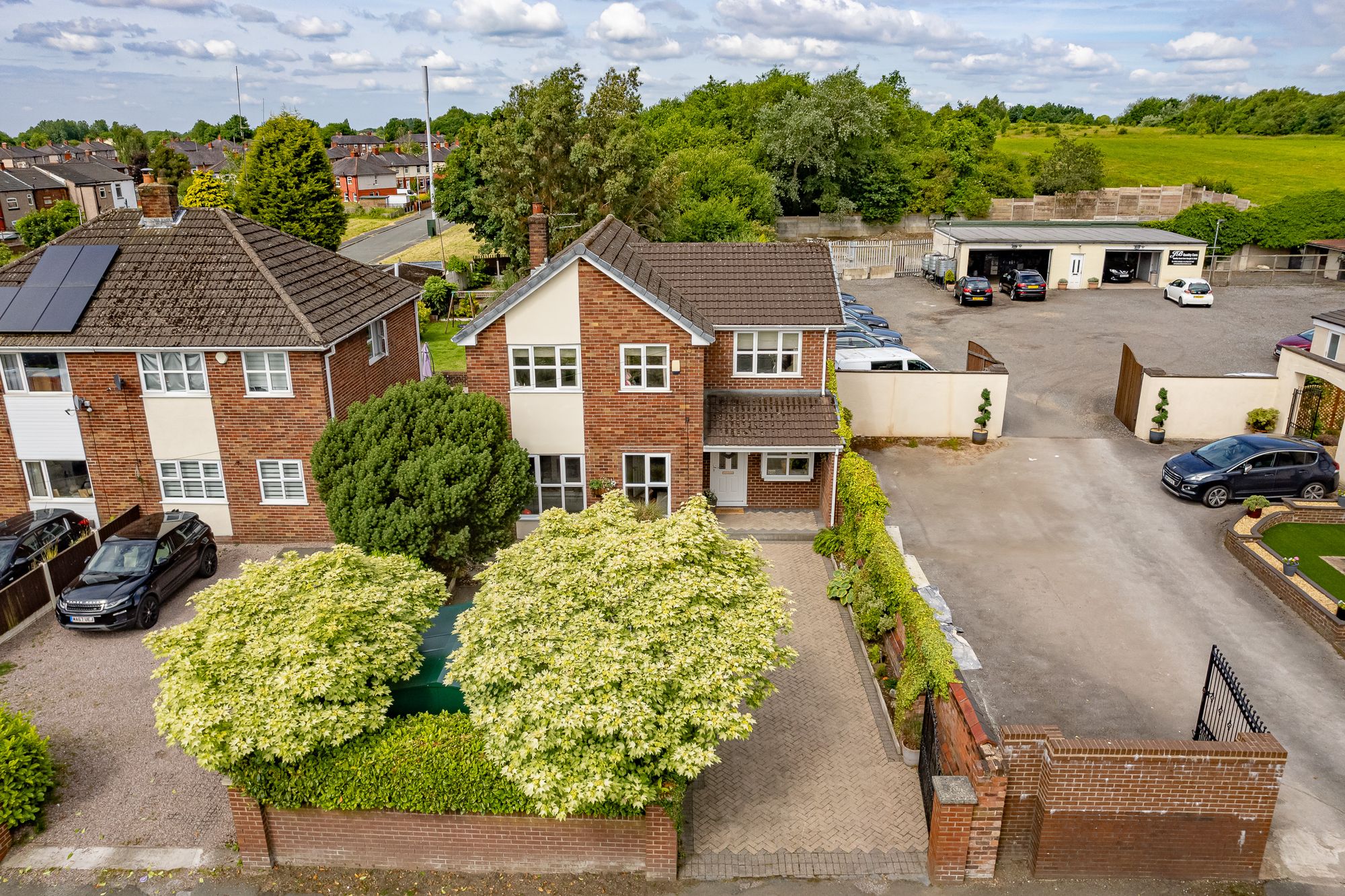 Westleigh Lane, Leigh