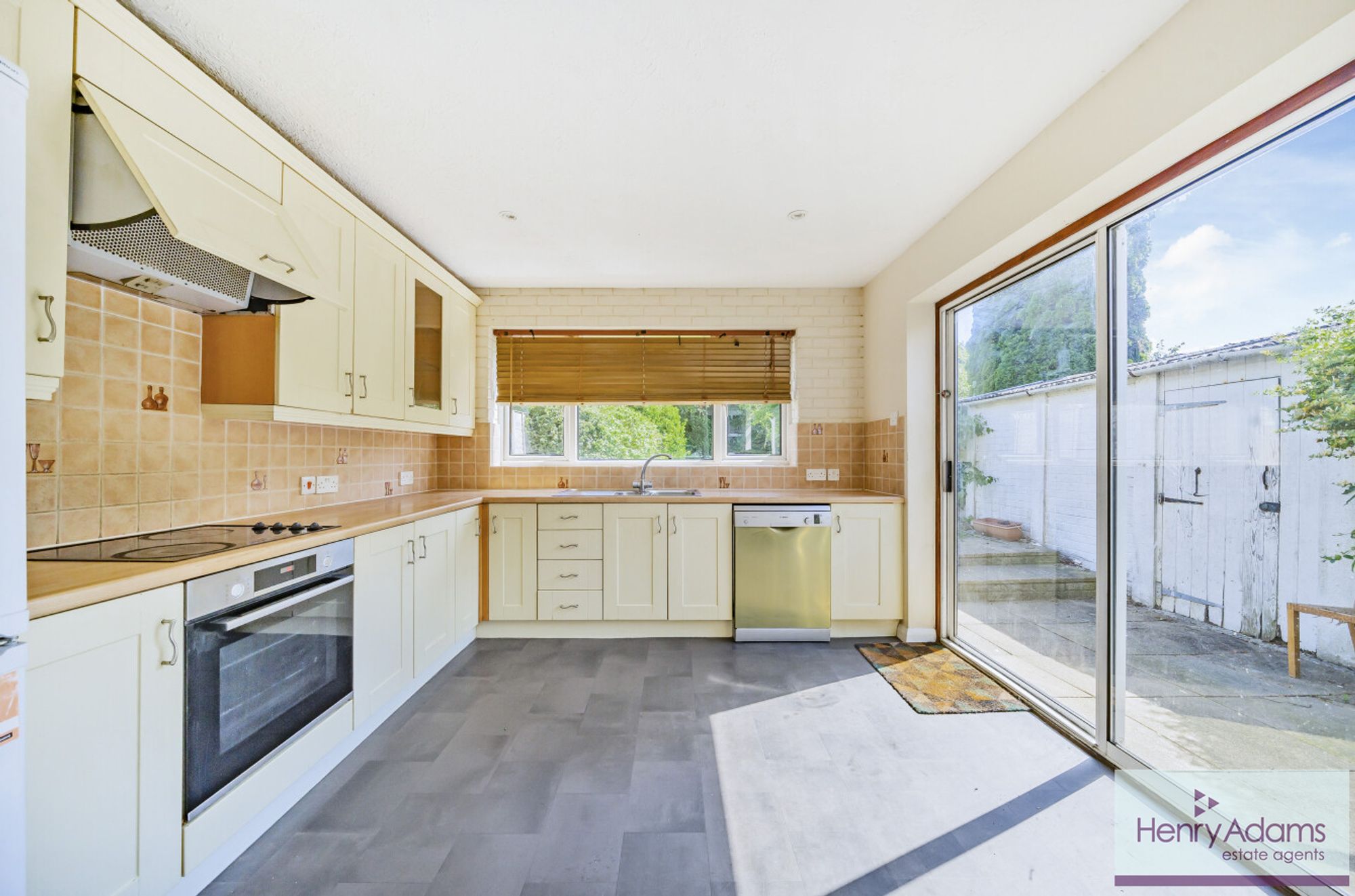 Forest Road, Horsham, RH12