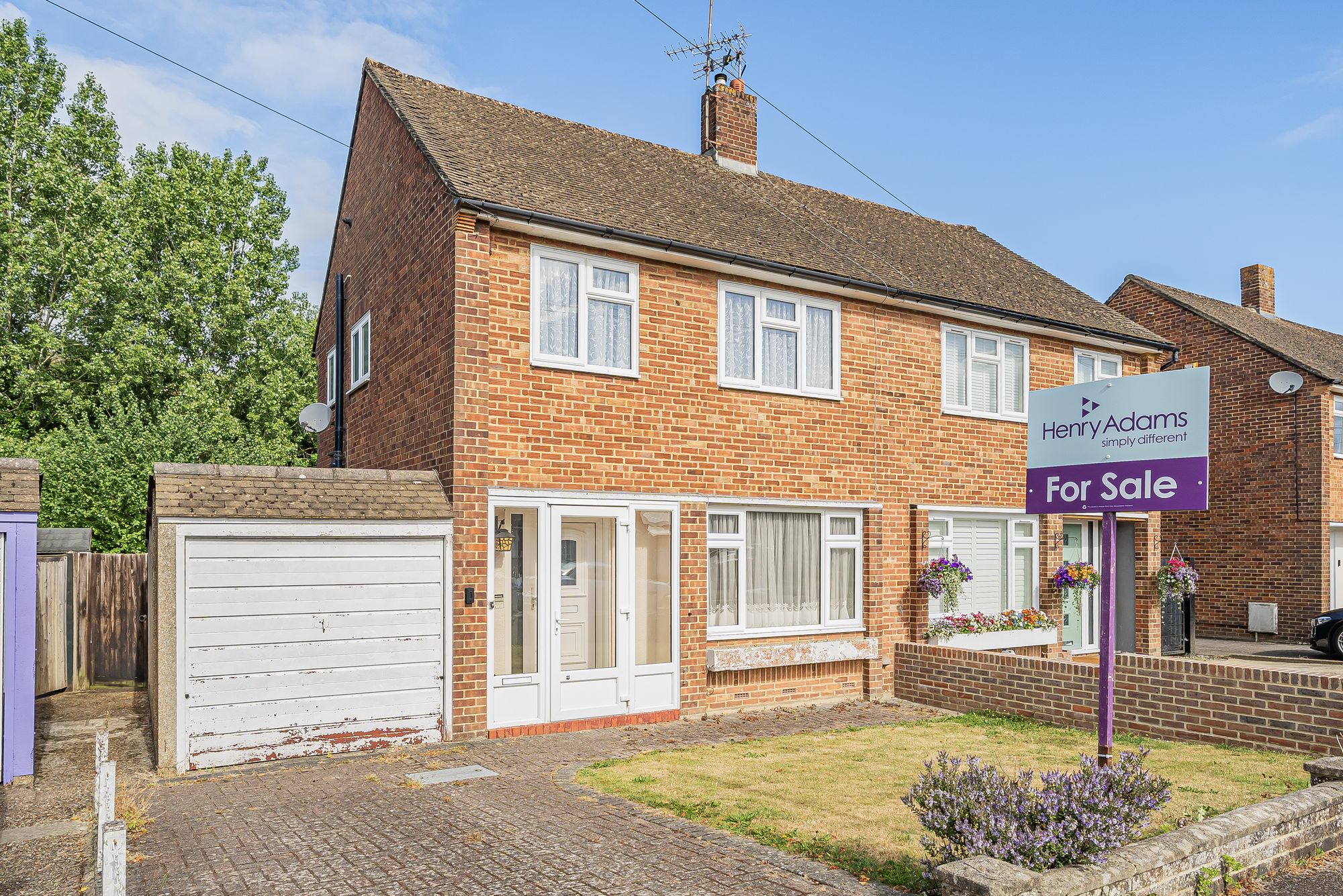 Cootes Avenue, Horsham, RH12