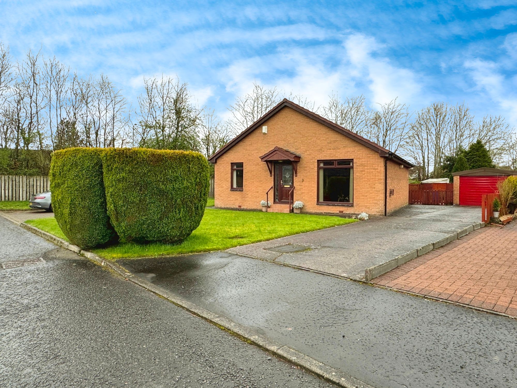 6 McEwan's Way, Stonehouse