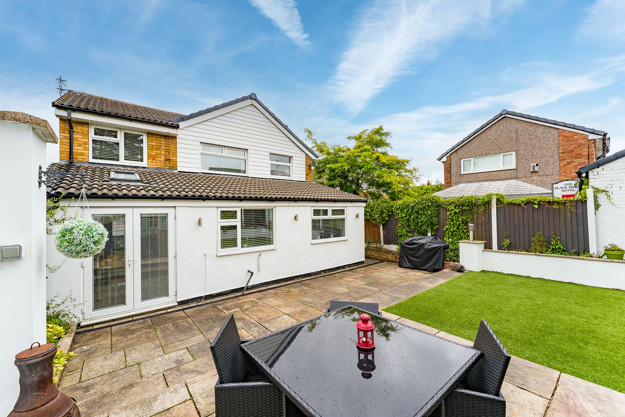 Wexford Avenue, Hale Village, L24