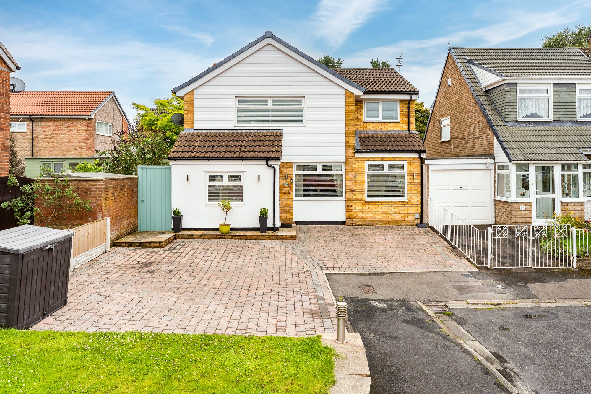 Wexford Avenue, Hale Village, L24