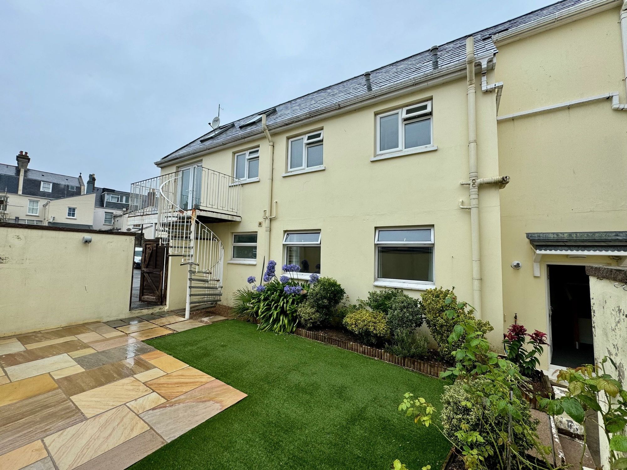 4 bed Apartment For Rent in St. Helier, Jersey