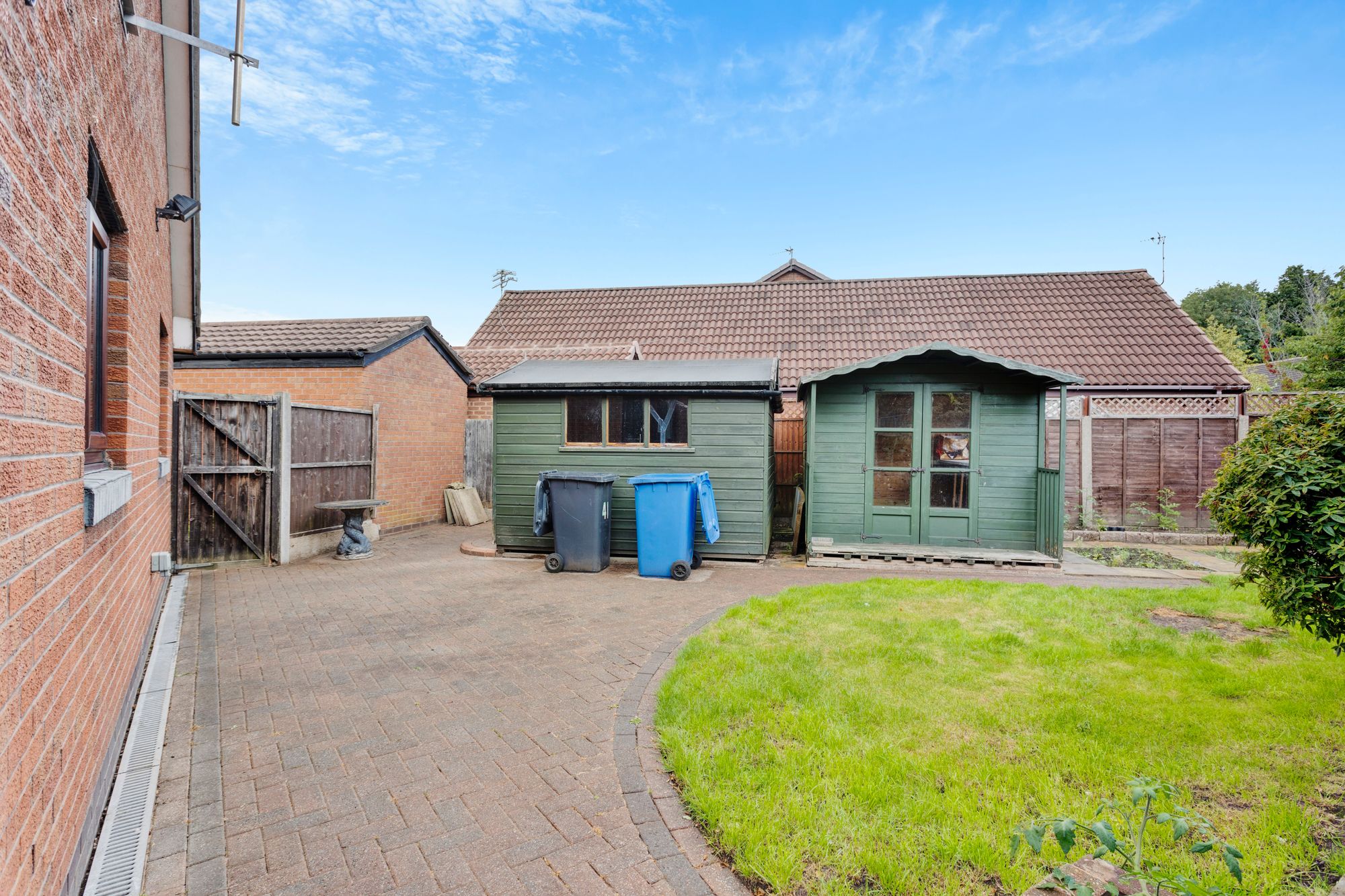 Pendine Close, Callands, WA5