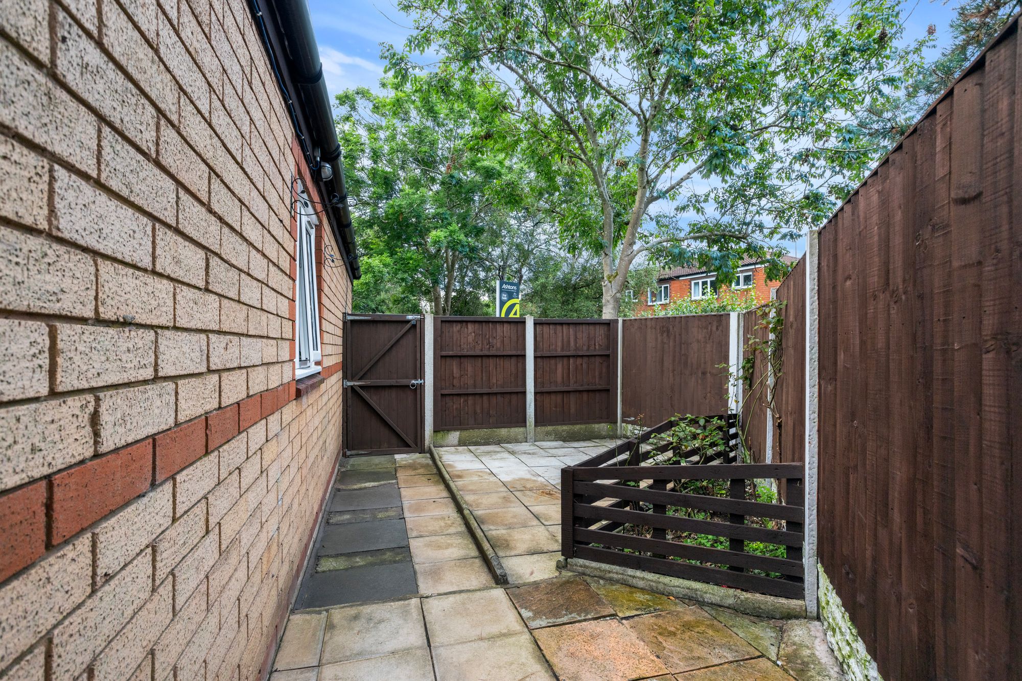 Nightingale Close, Birchwood, WA3