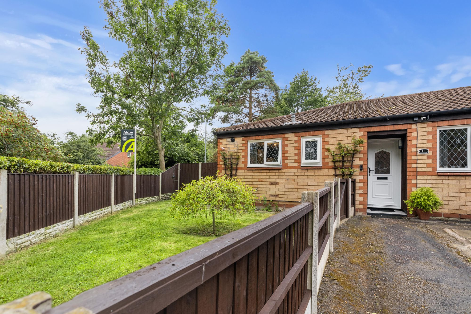 Nightingale Close, Birchwood, WA3