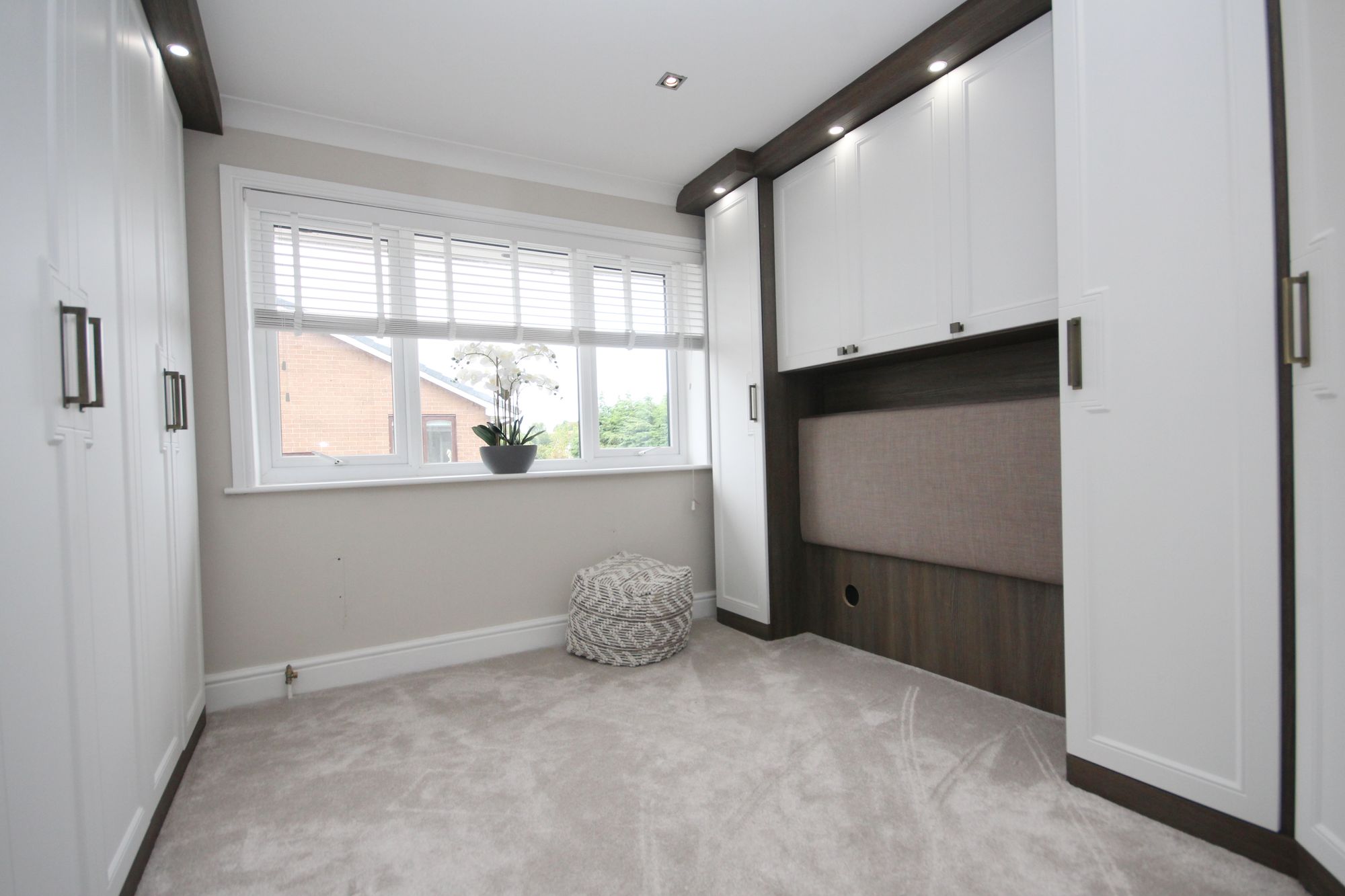 Wyken Grove, St. Helens