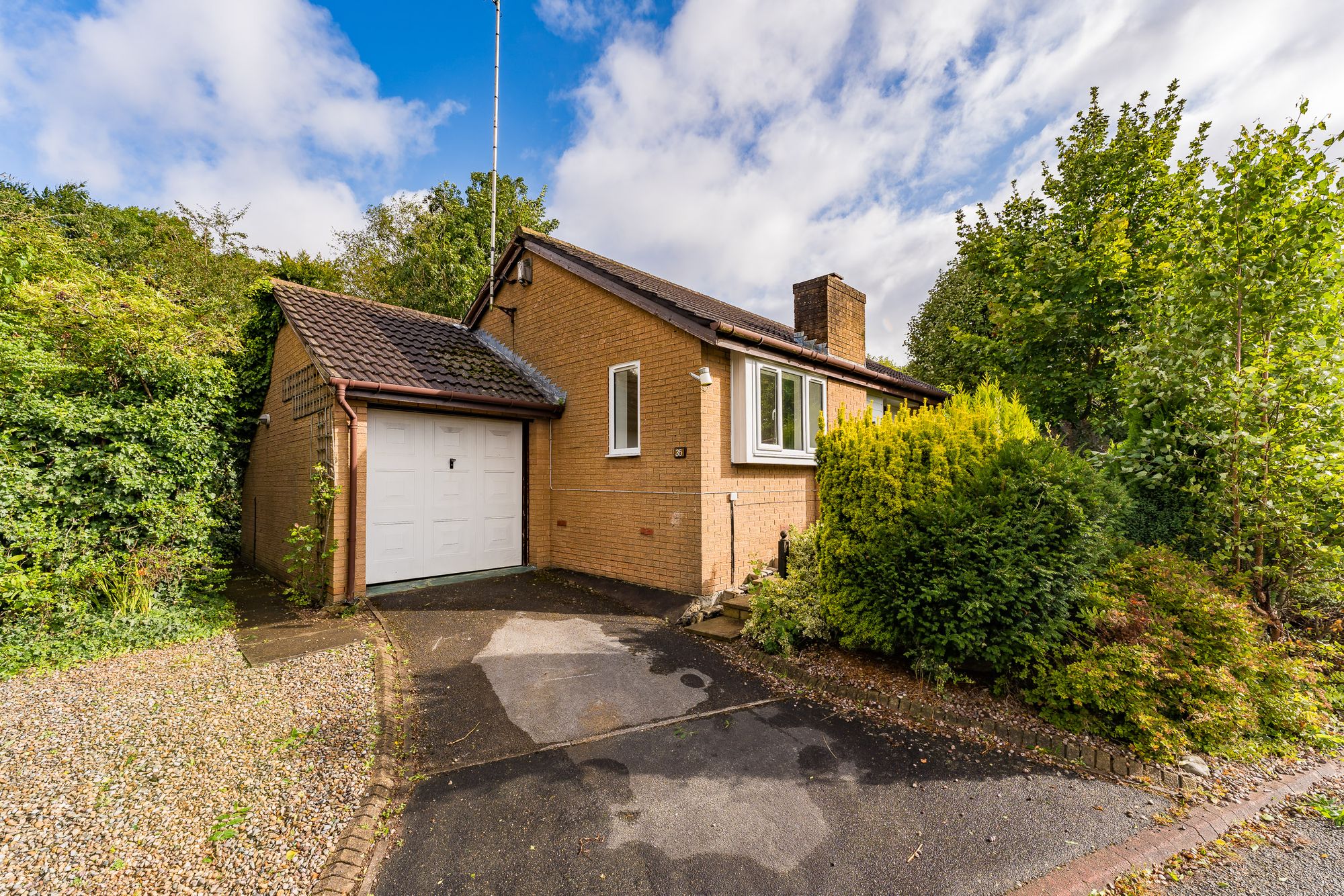 Weaverside Avenue, Runcorn