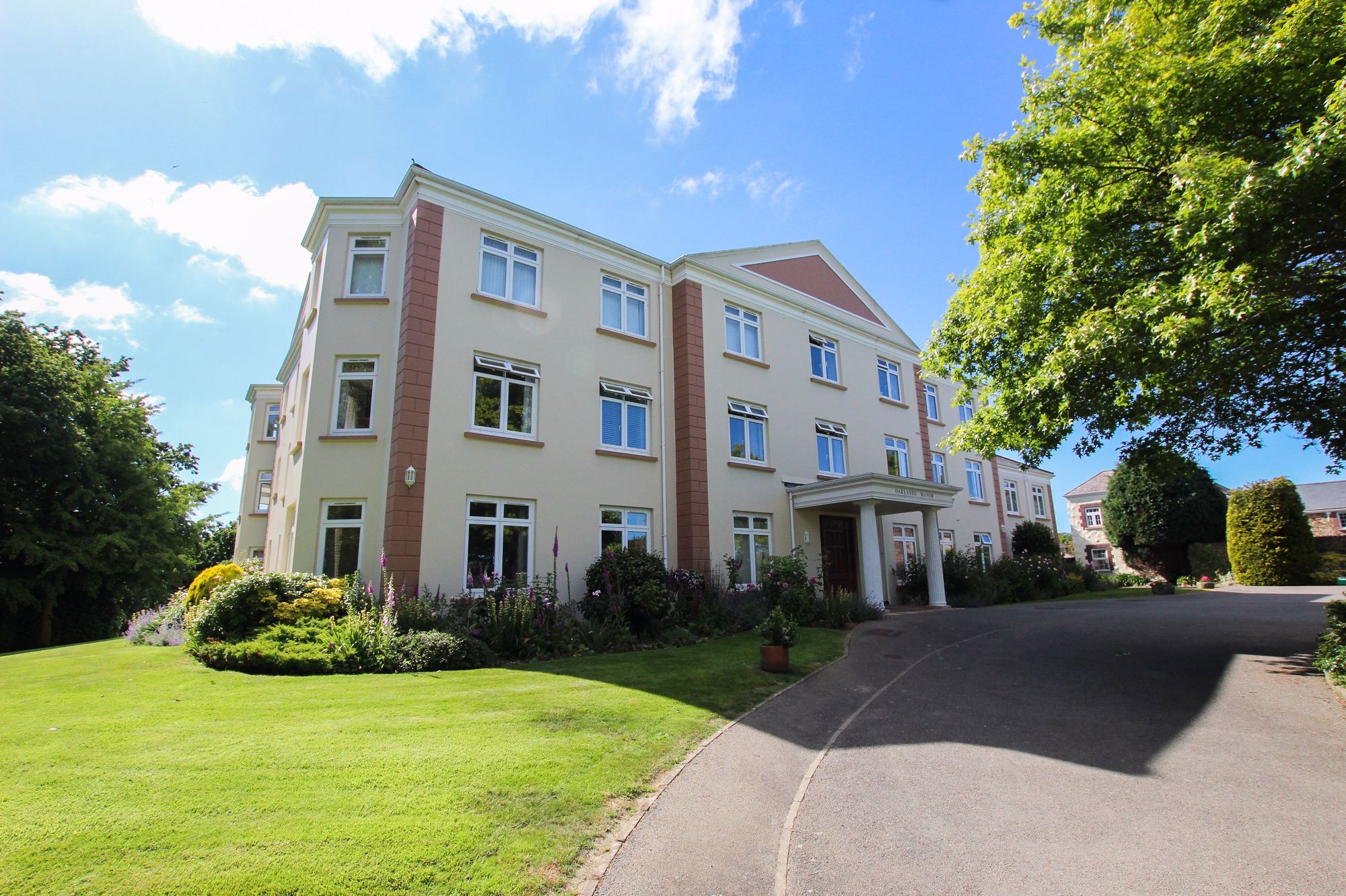 2 bed Apartment For Sale in St. Saviour, Jersey