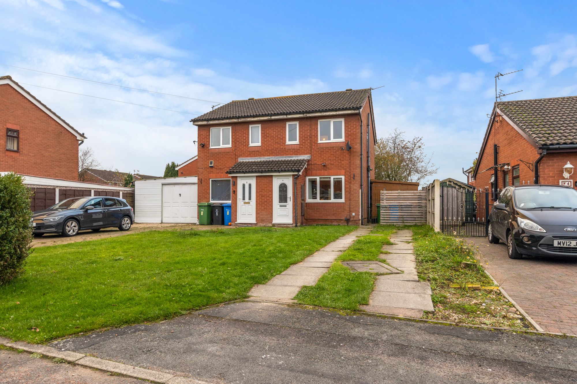 Dale Close, Warrington, WA5