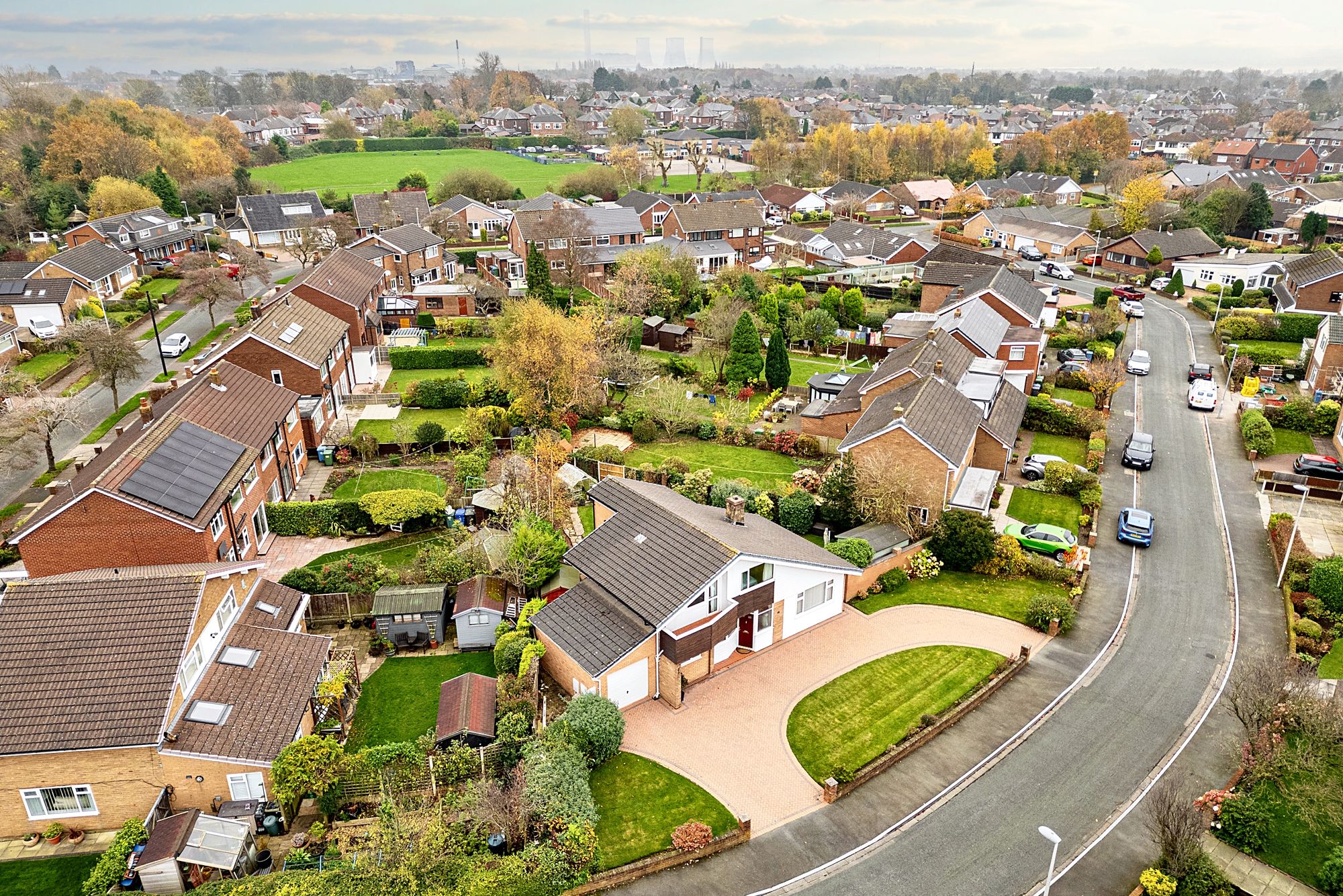 Holyrood Avenue, Widnes