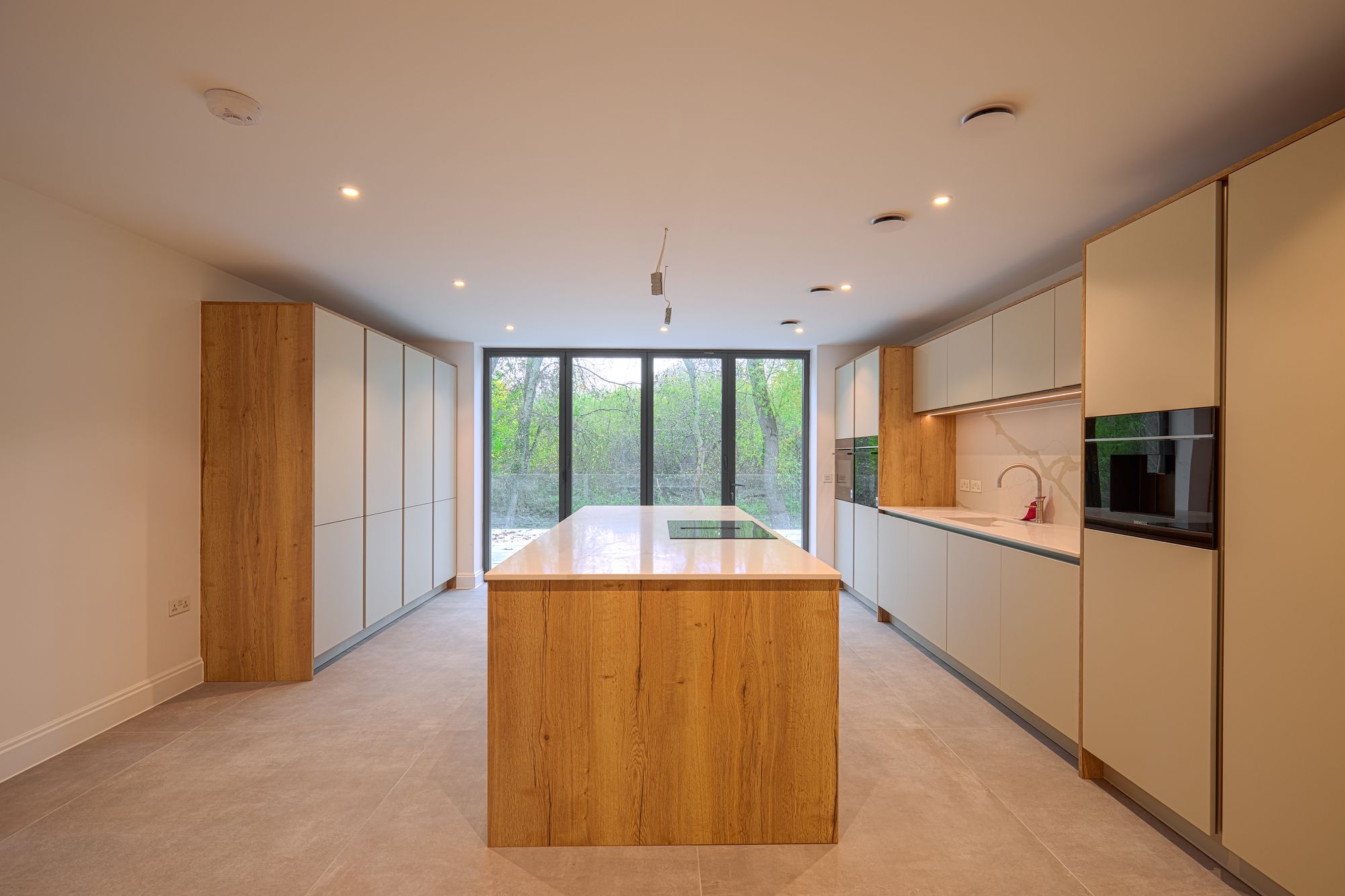 Kitchen/Breakfast Area