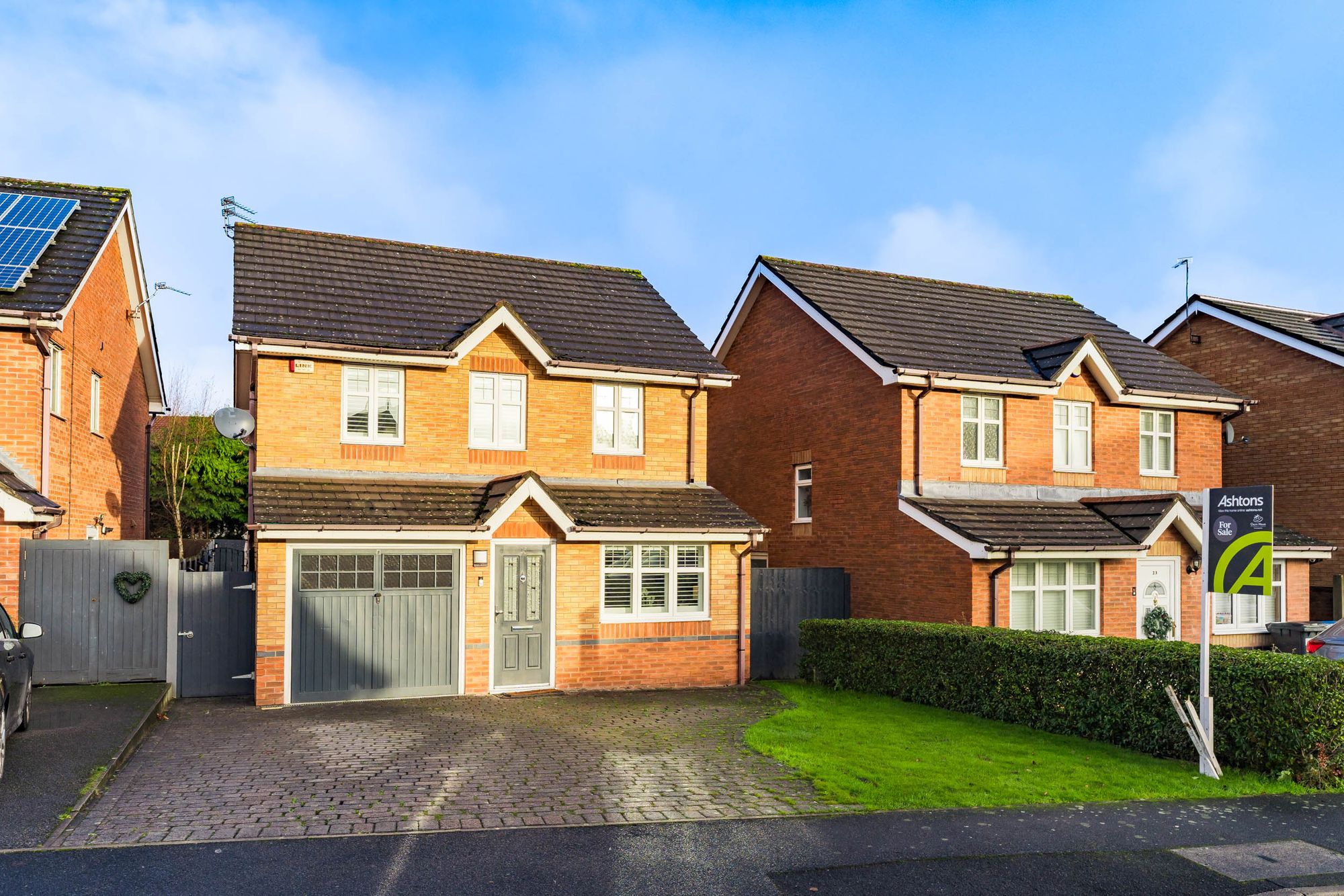 Hampton Court Way, Widnes, WA8