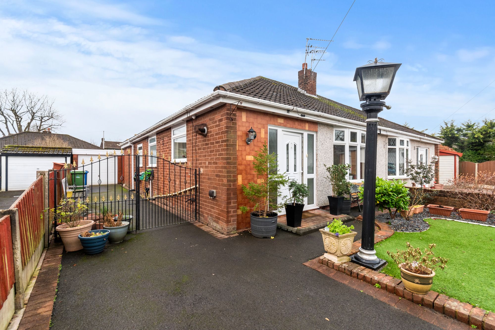 Bromley Close, Fearnhead, WA2