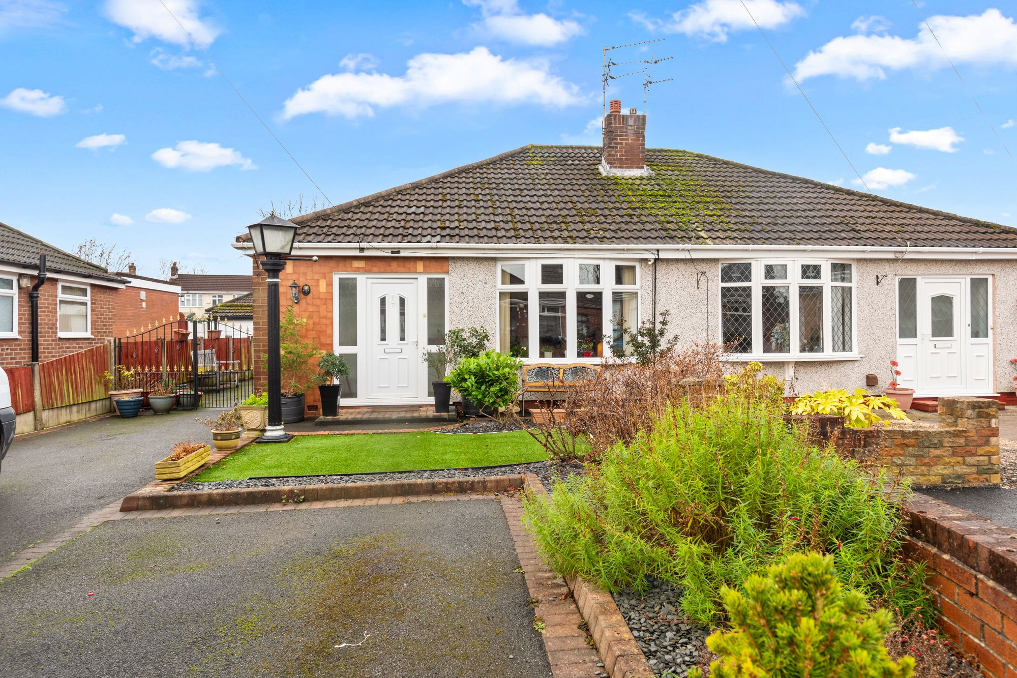 Bromley Close, Fearnhead, WA2