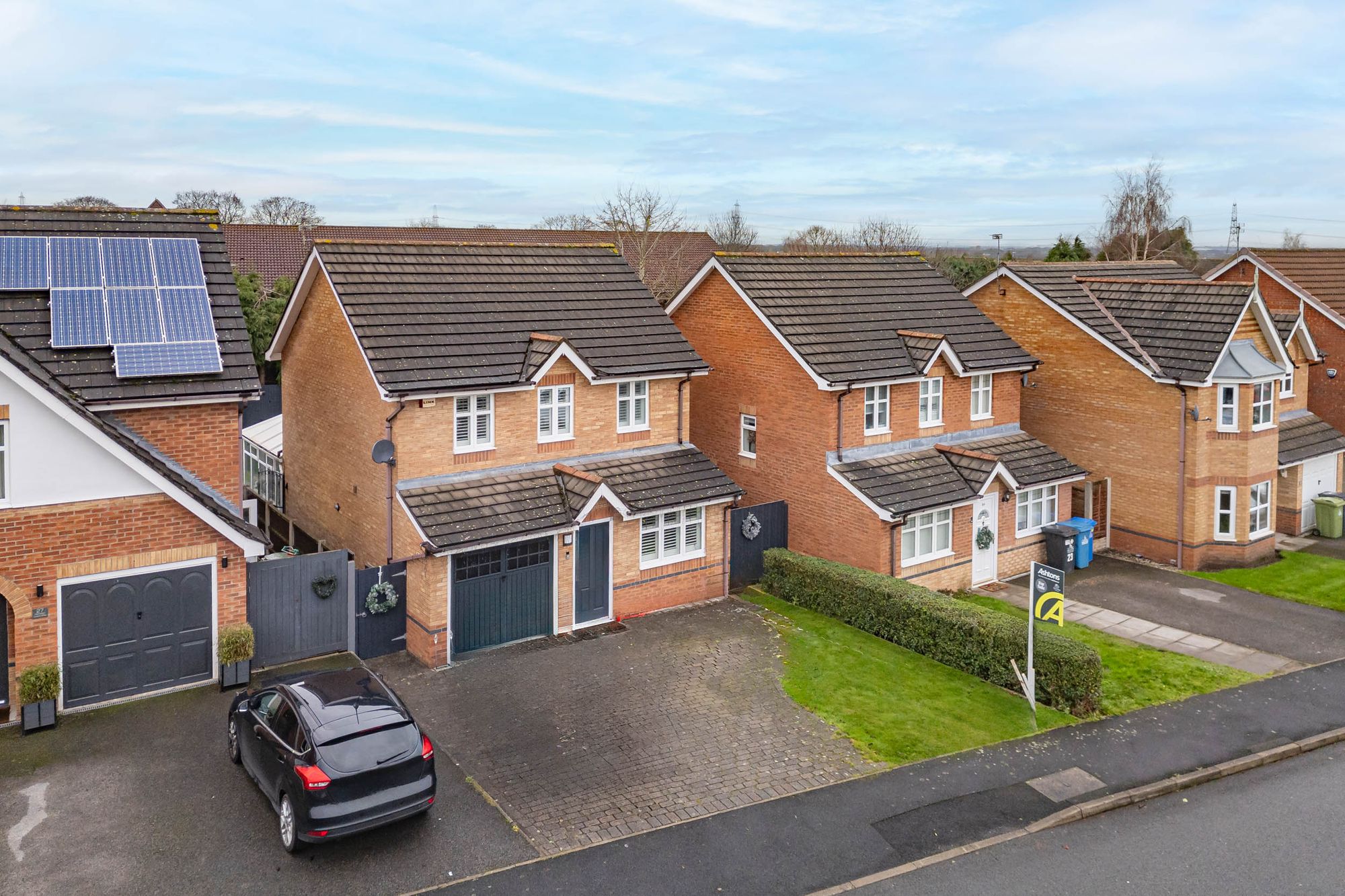 Hampton Court Way, Widnes, WA8