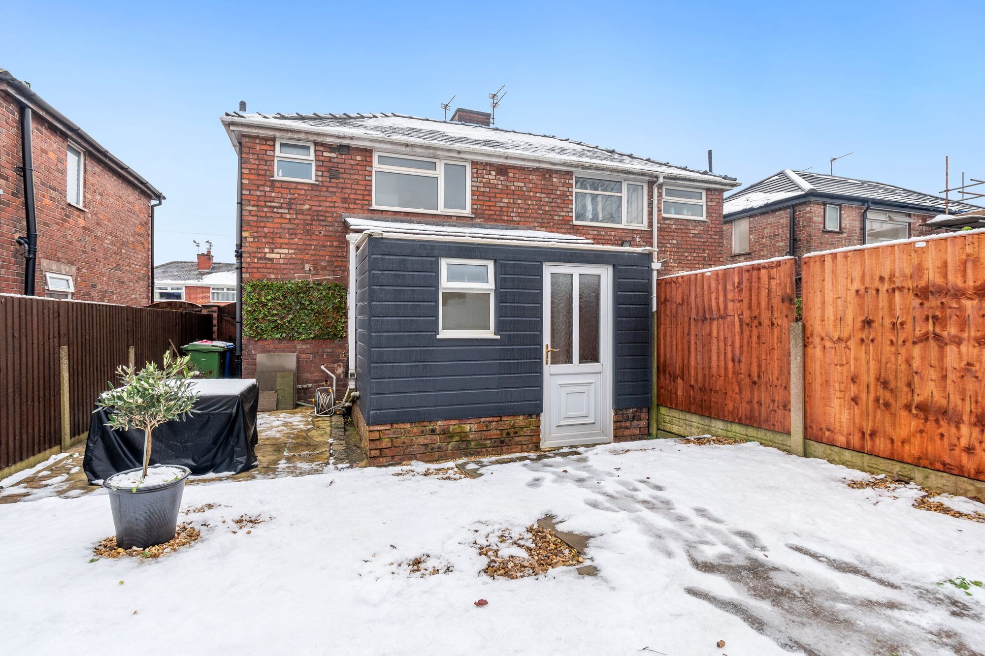 Cliftonville Road, Woolston, WA1