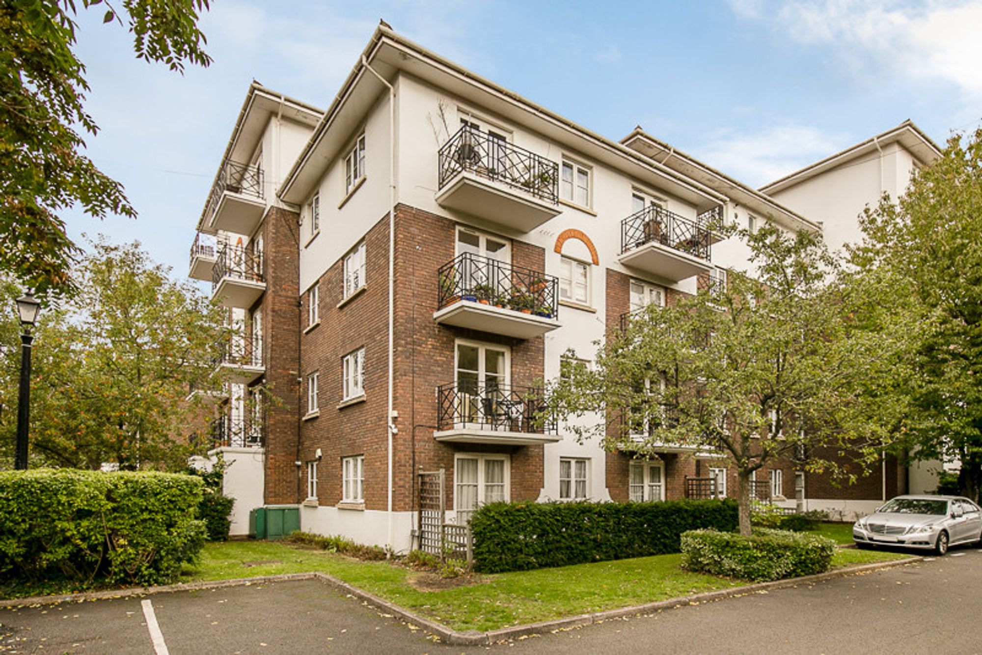 74 Brompton Park Crescent Image